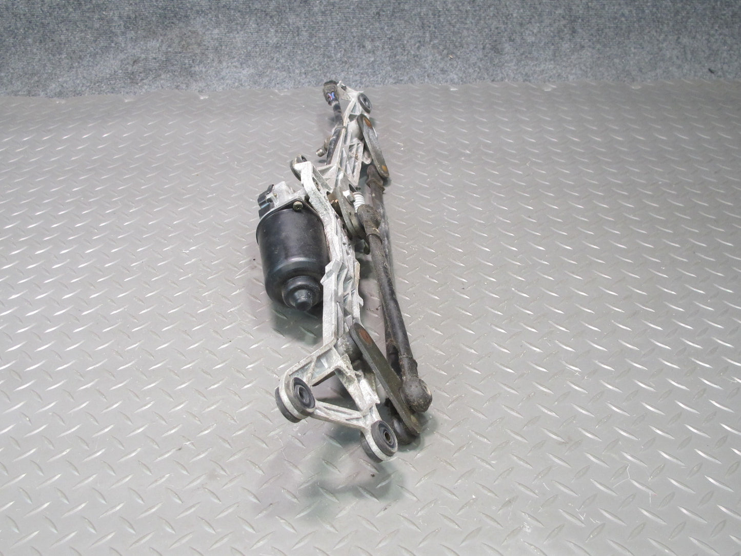 95-00 Lexus UCF20L LS400 Windshield Wiper Transmission Linkage w Motor OEM