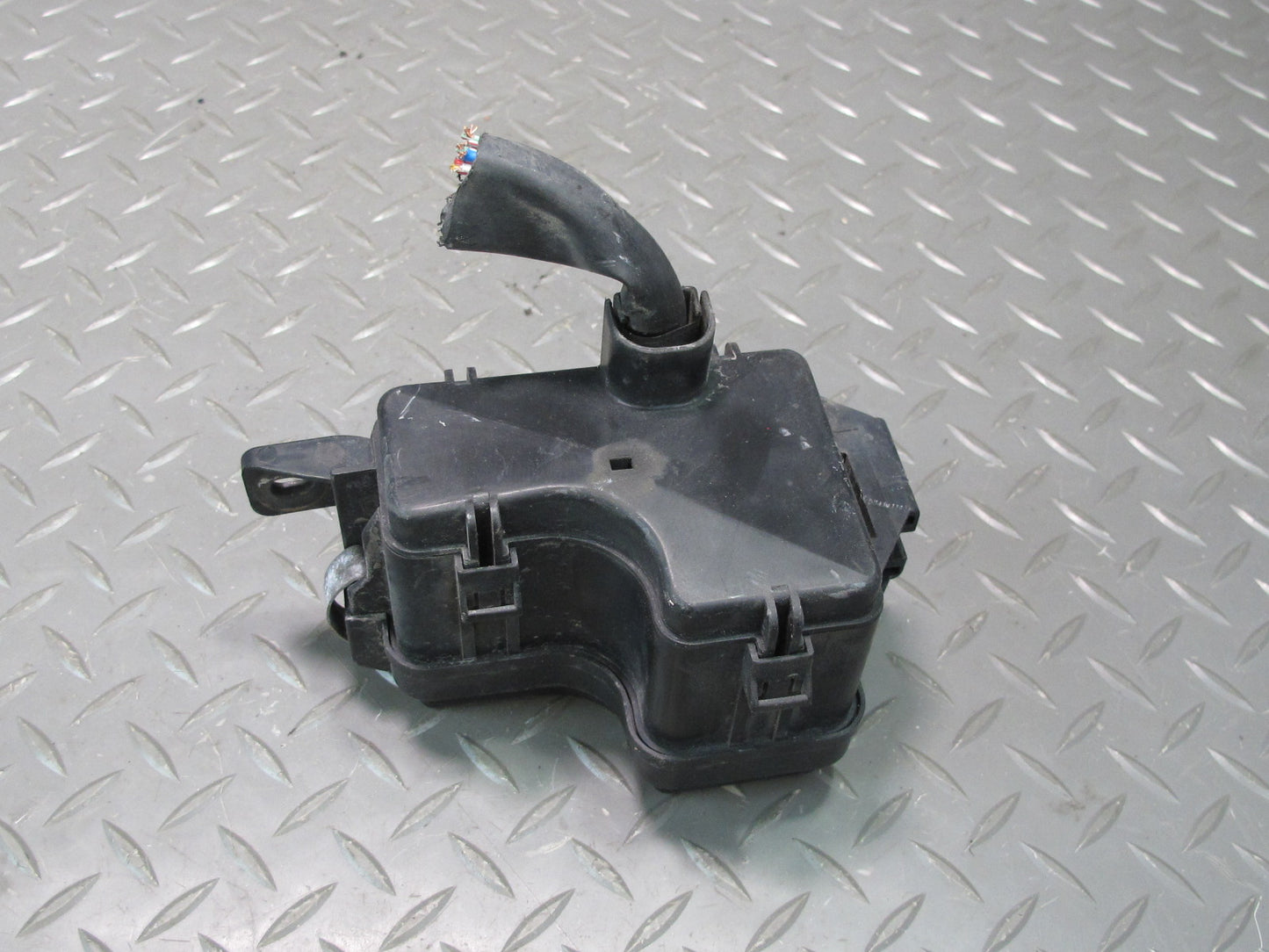 98-00 Lexus UCF20L LS400 Under Hood Small Fan Fuse Relay Box Module OEM