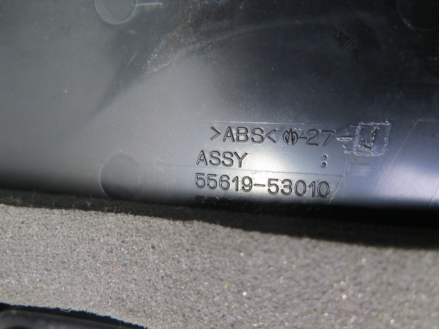 2001 Lexus JCE10L IS300 Center Console Trim Cover Panel 55619-53010 OEM