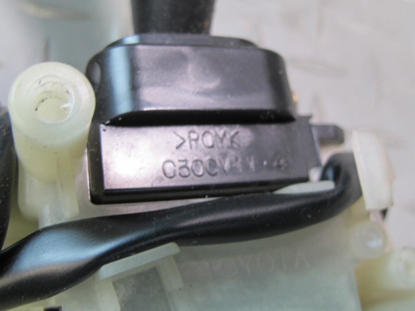 1998 Lexus UCF20L LS400 Steering Column Wiper Headlight Turn Signal Switch OEM