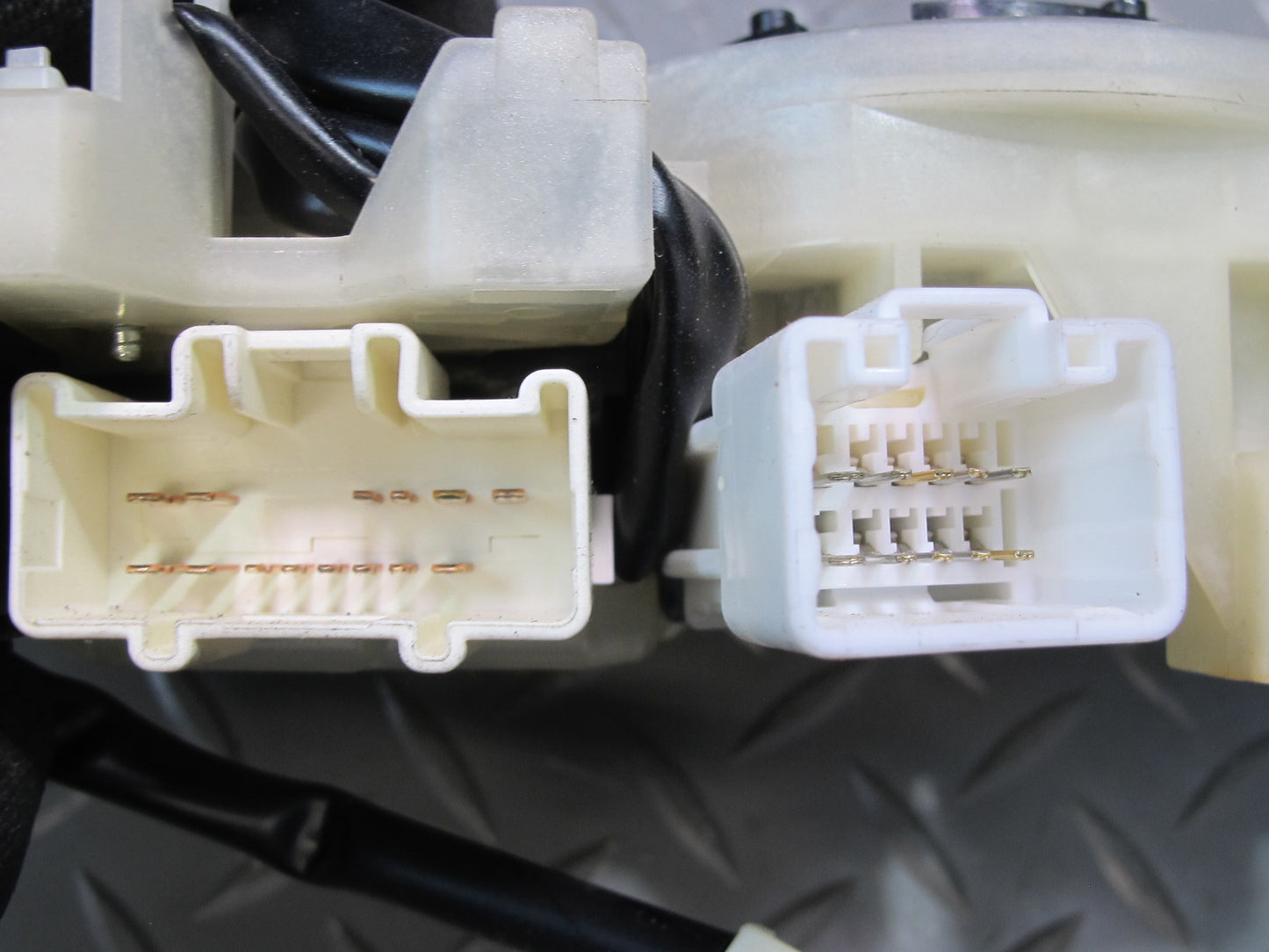 1998 Lexus UCF20L LS400 Steering Column Wiper Headlight Turn Signal Switch OEM