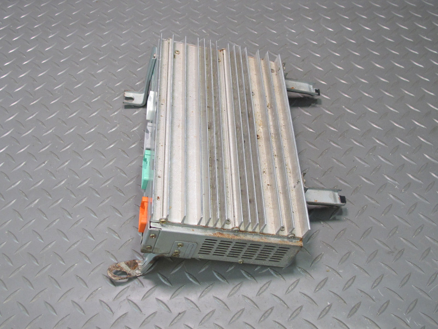 95-00 Lexus UCF20L LS400 Nakamichi Audio Stereo Amplifier 86280-50160 OEM