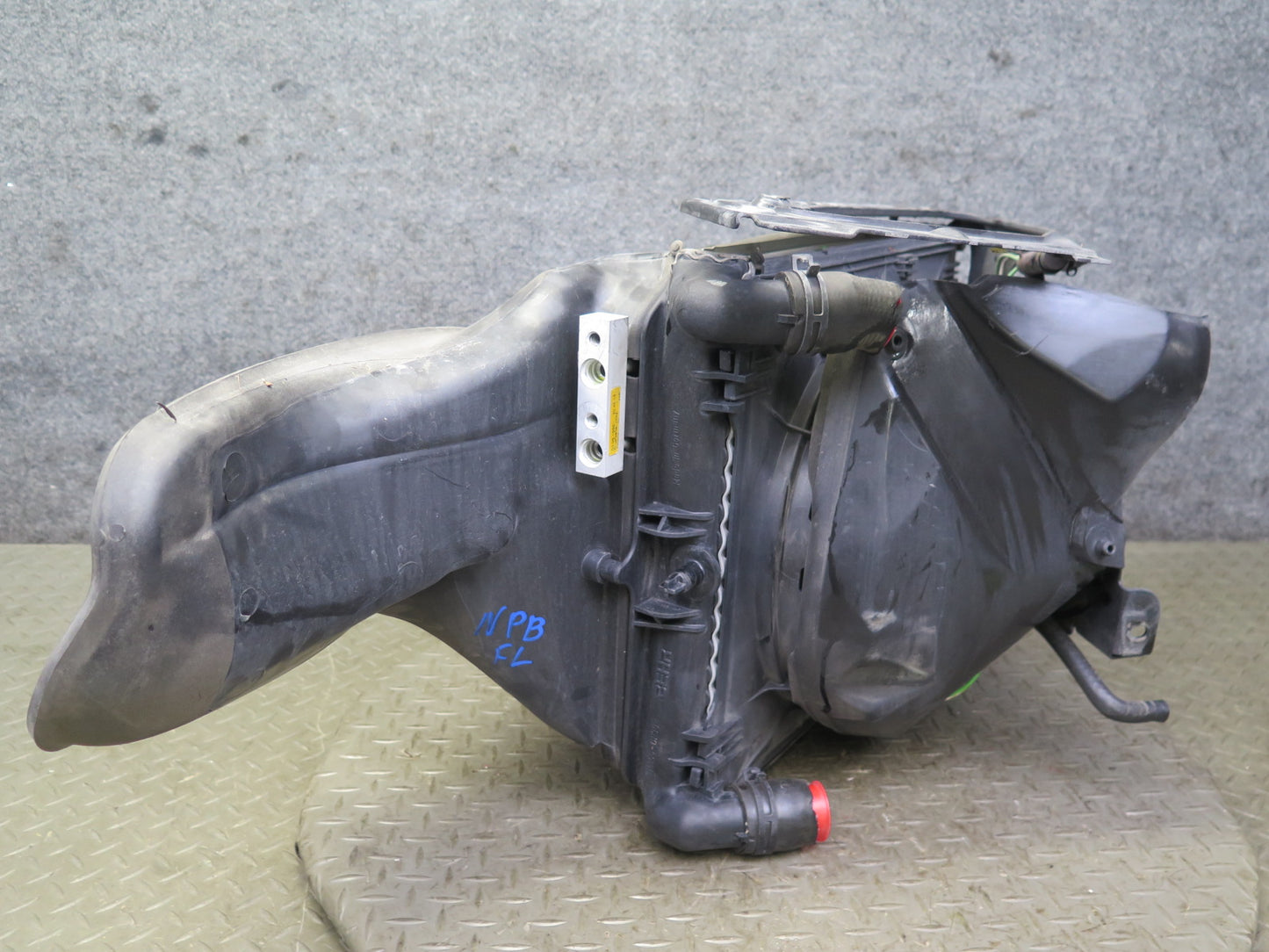 1997-2004 Porsche Boxster 986 Left Engine Radiator Fan Condenser Shroud Assy