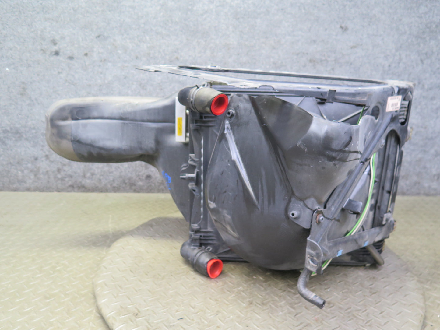 1997-2004 Porsche Boxster 986 Left Engine Radiator Fan Condenser Shroud Assy