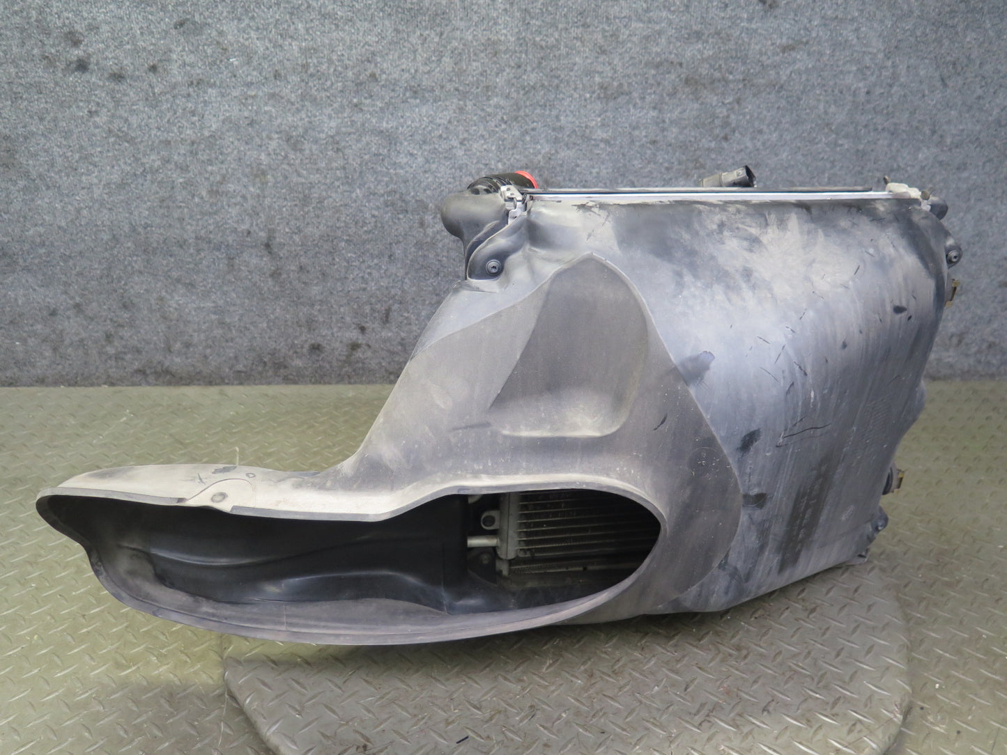 1997-2004 Porsche Boxster 986 Left Engine Radiator Fan Condenser Shroud Assy