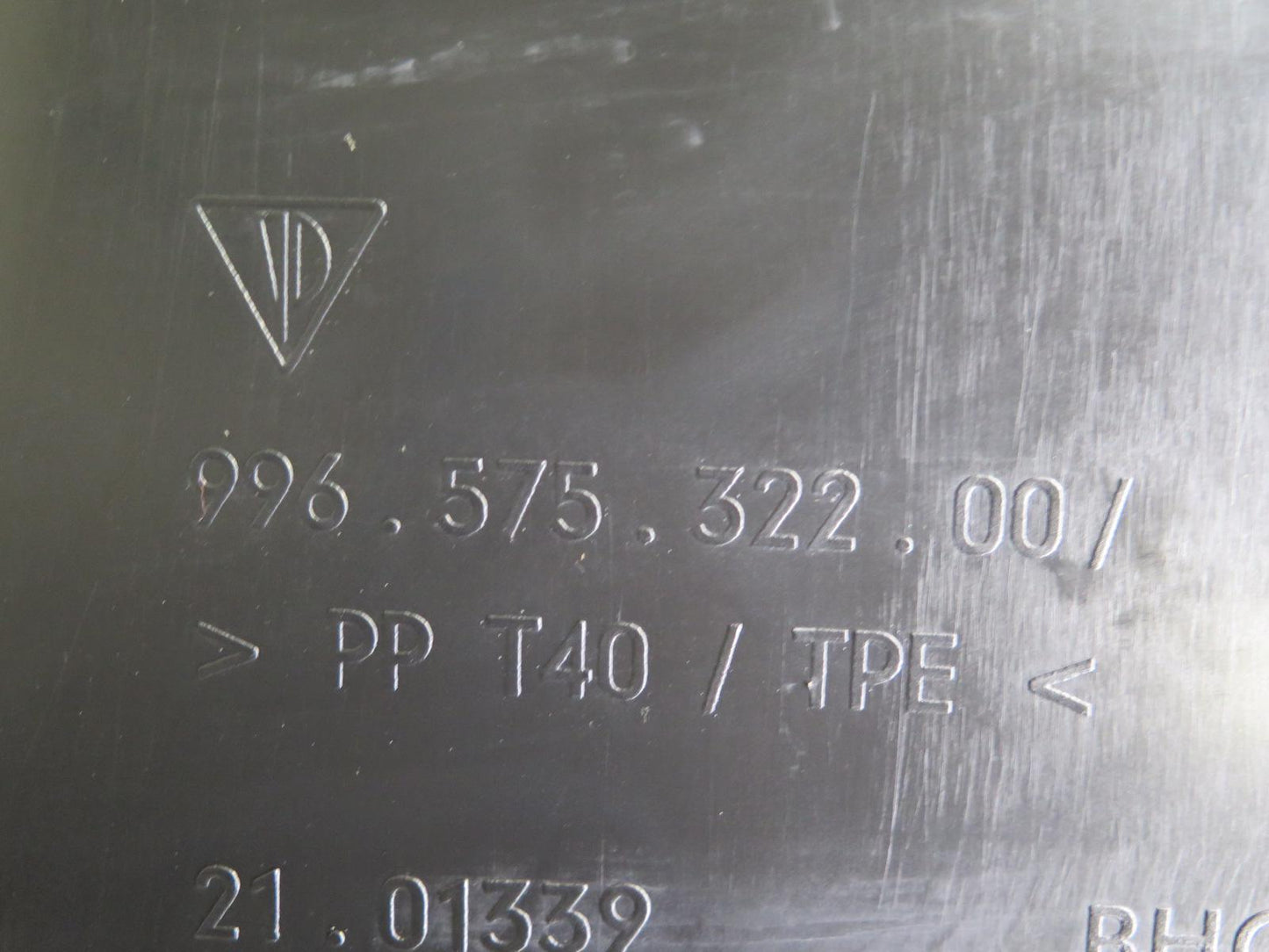 1997-2004 Porsche Boxster 986 Right Engine Radiator Fan Condenser Shroud Assy