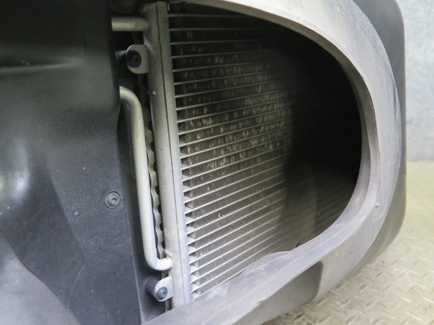 1997-2004 Porsche Boxster 986 Right Engine Radiator Fan Condenser Shroud Assy