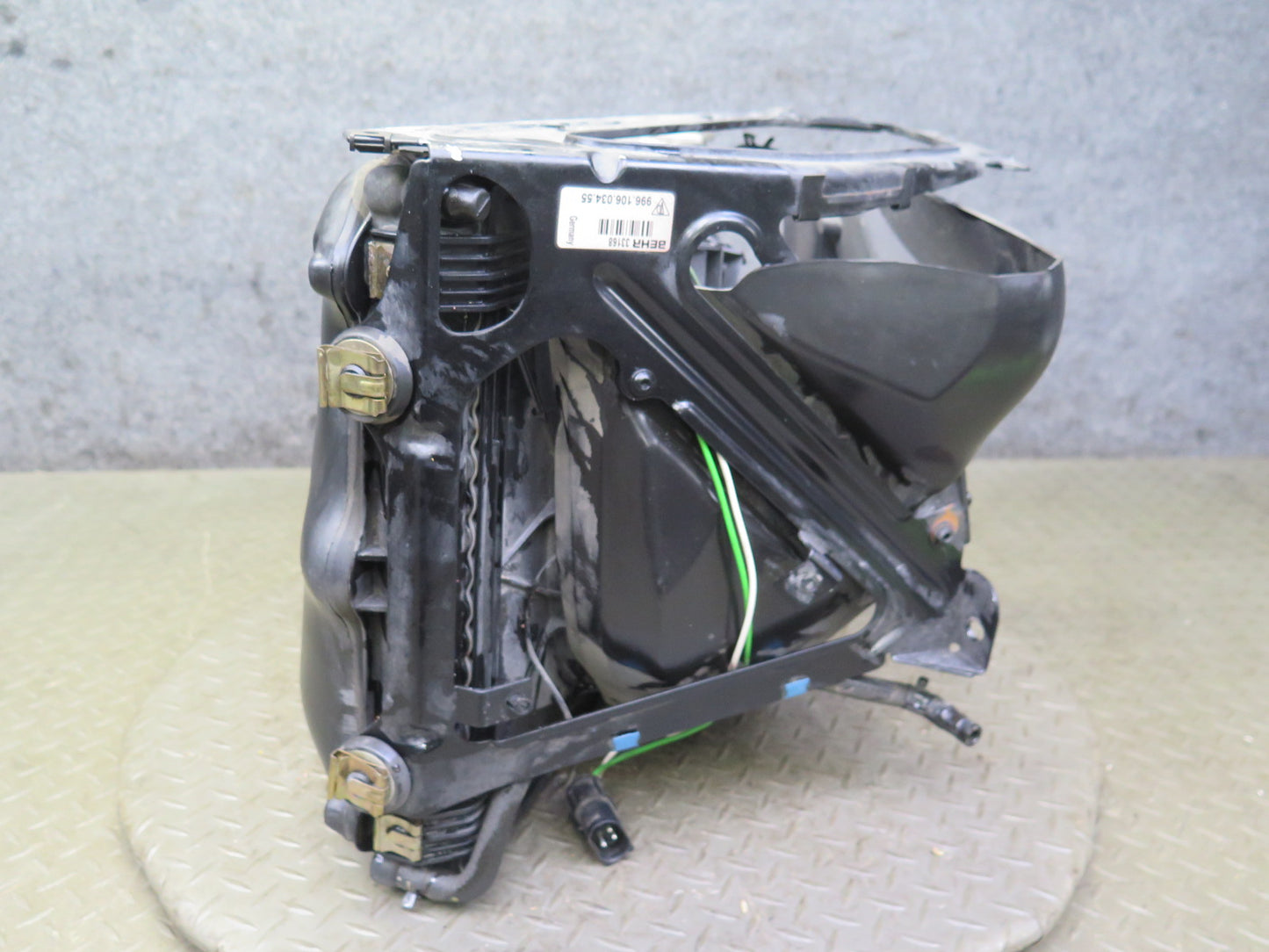 1997-2004 Porsche Boxster 986 Right Engine Radiator Fan Condenser Shroud Assy