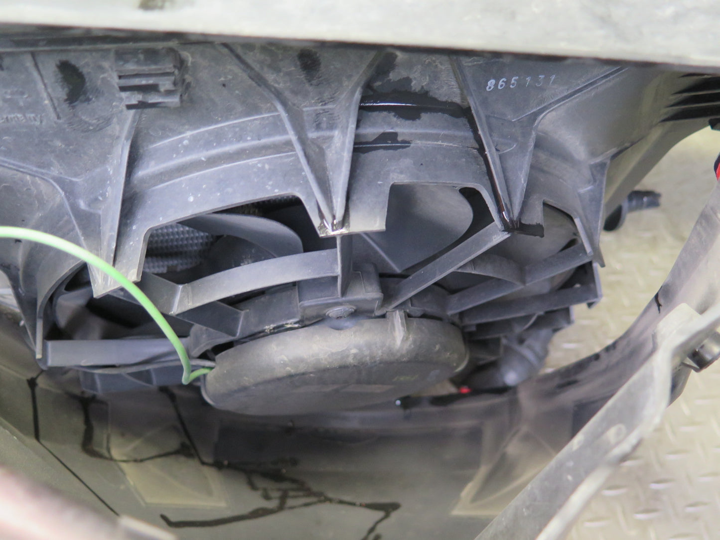 1997-2004 Porsche Boxster 986 Right Engine Radiator Fan Condenser Shroud Assy