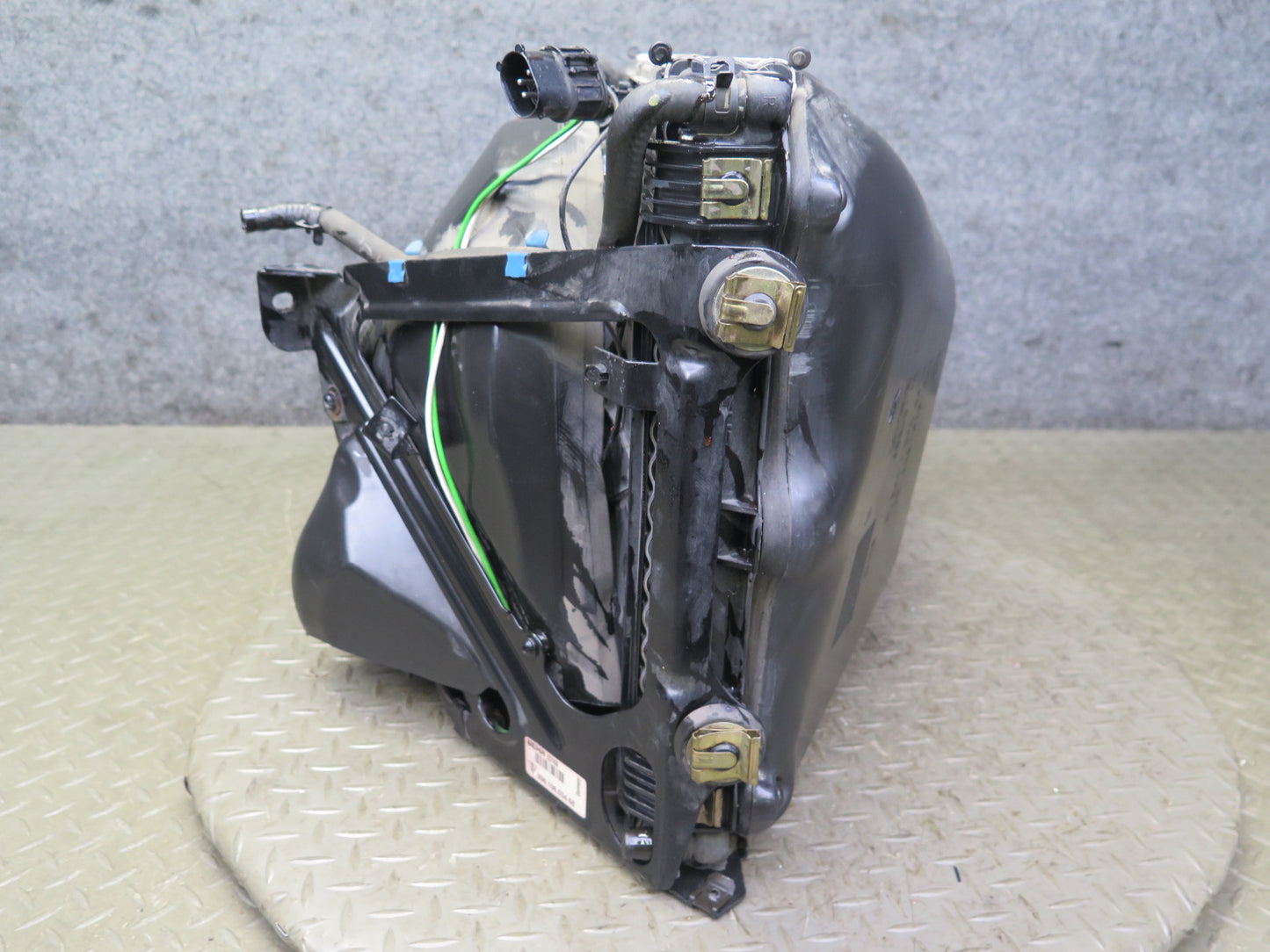 1997-2004 Porsche Boxster 986 Right Engine Radiator Fan Condenser Shroud Assy