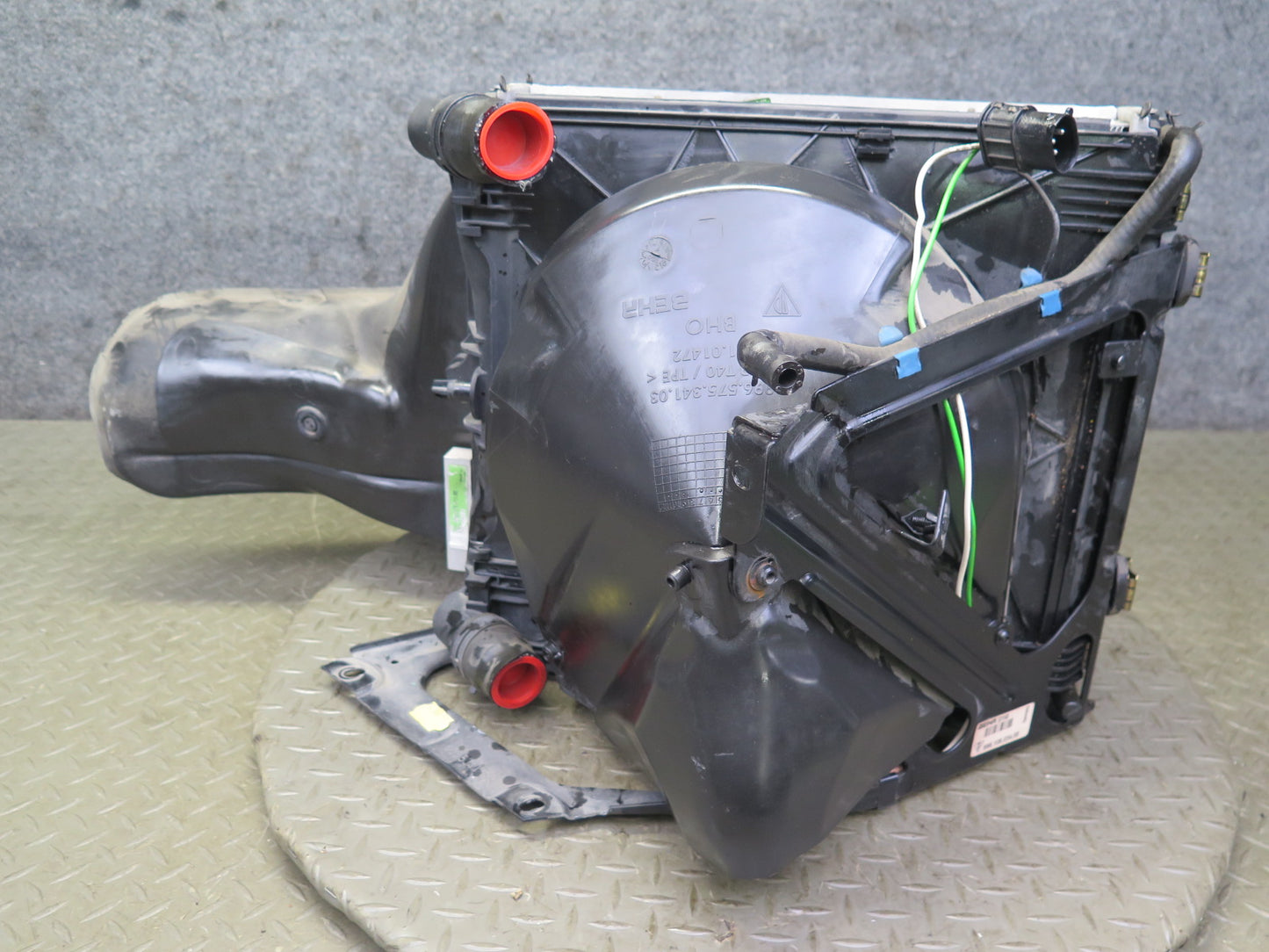 1997-2004 Porsche Boxster 986 Right Engine Radiator Fan Condenser Shroud Assy