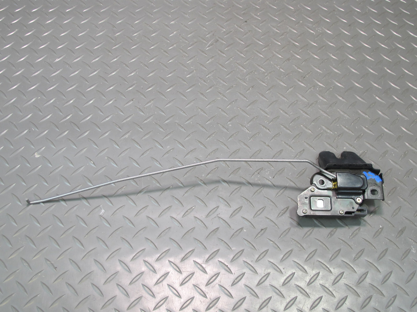 98-00 Lexus UCF20L LS400 Rear Trunk Lid Lock Latch Actuator OEM