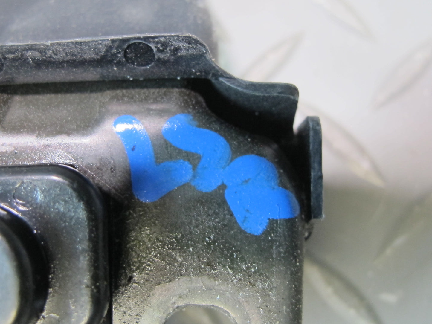 98-00 Lexus UCF20L LS400 Rear Trunk Lid Lock Latch Actuator OEM