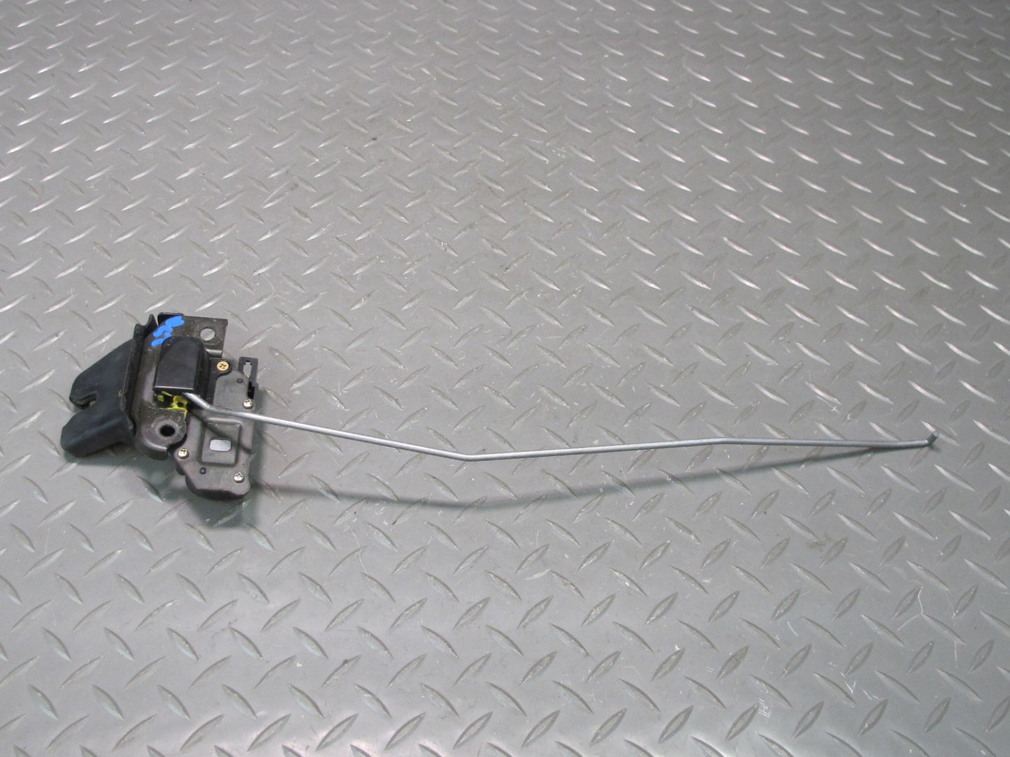 98-00 Lexus UCF20L LS400 Rear Trunk Lid Lock Latch Actuator OEM