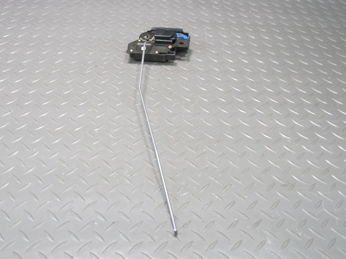 98-00 Lexus UCF20L LS400 Rear Trunk Lid Lock Latch Actuator OEM