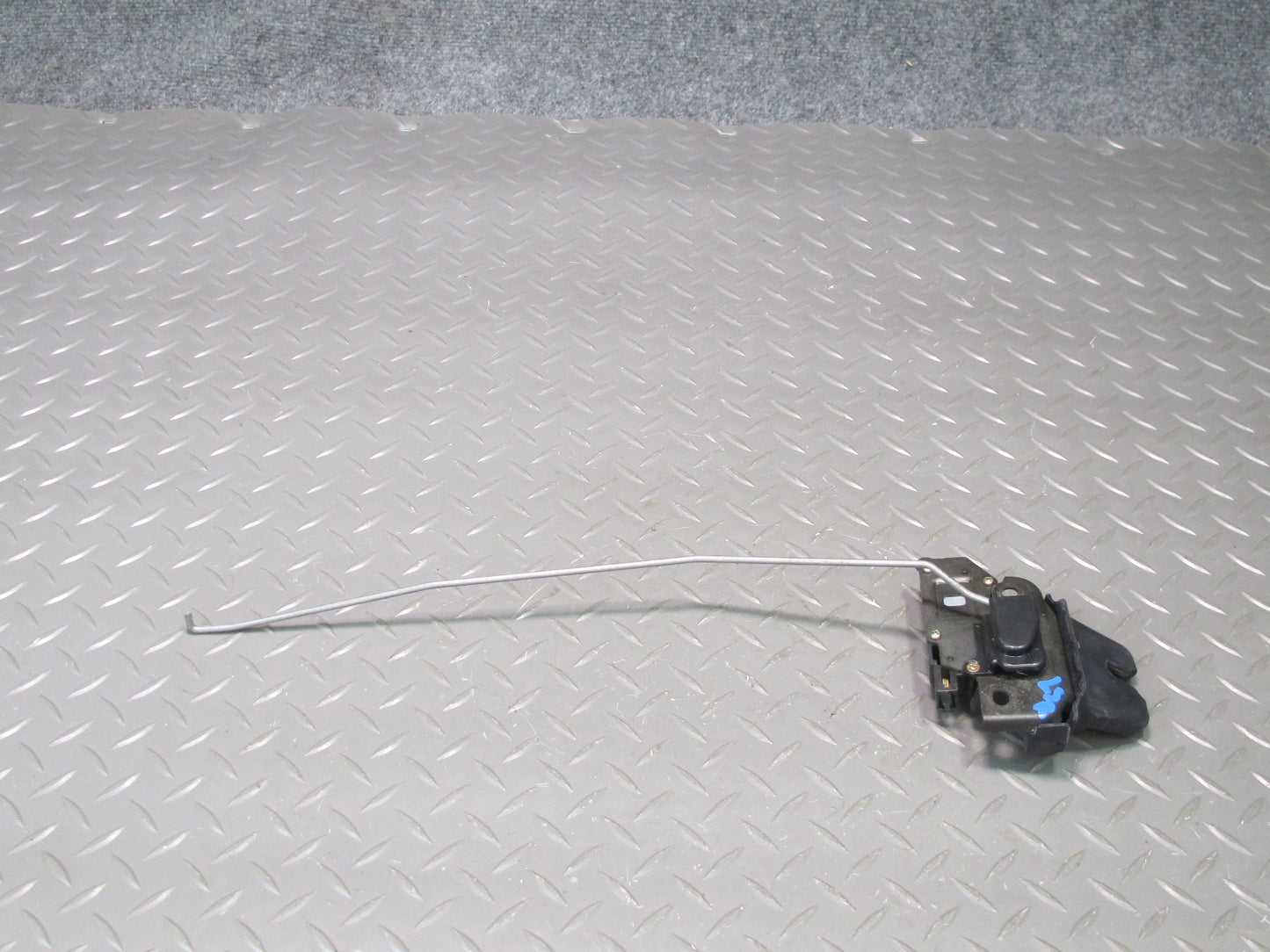 98-00 Lexus UCF20L LS400 Rear Trunk Lid Lock Latch Actuator OEM