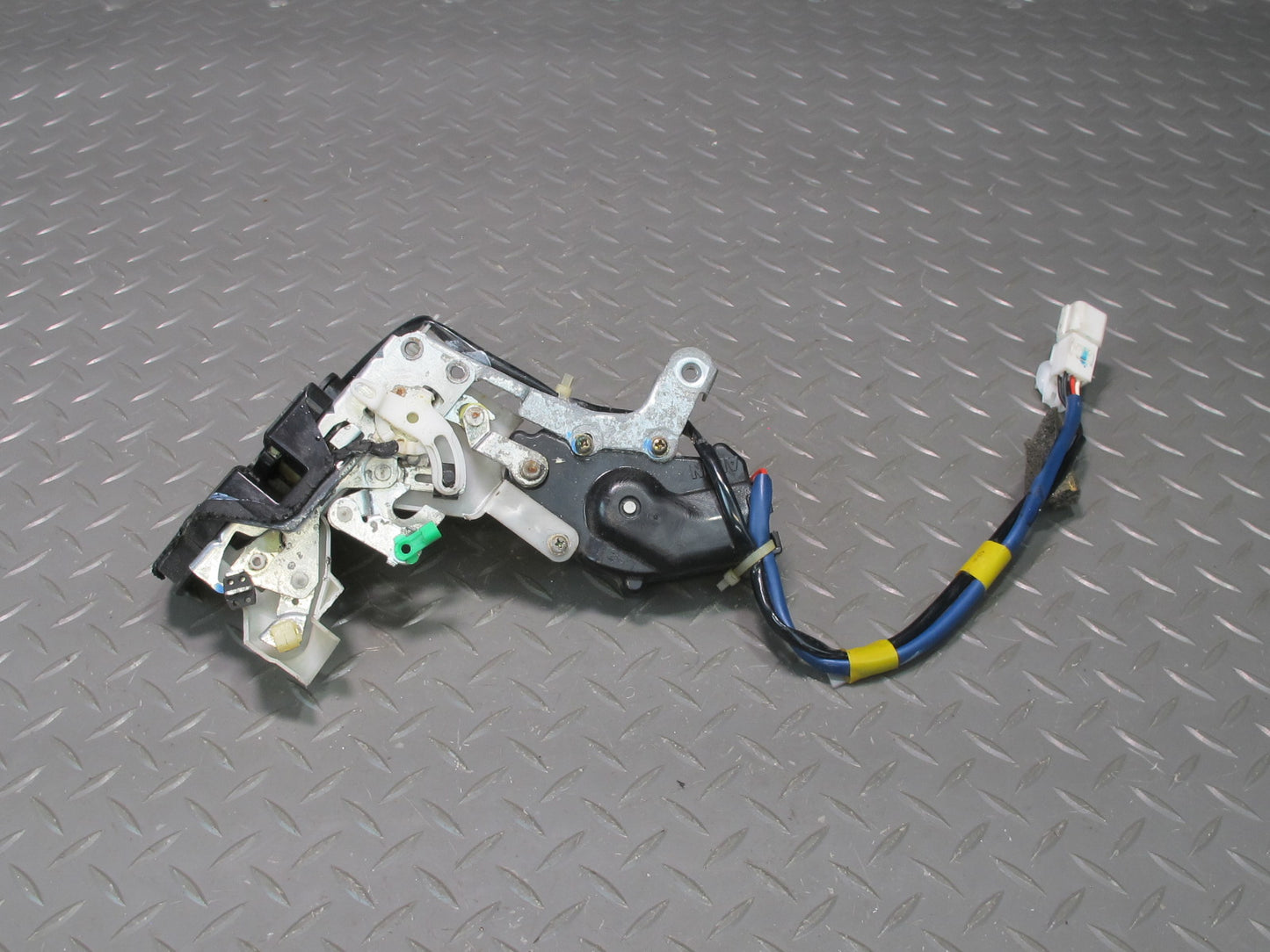 98-00 Lexus UCF20L LS400 Rear Right Door Lock Latch Actuator OEM