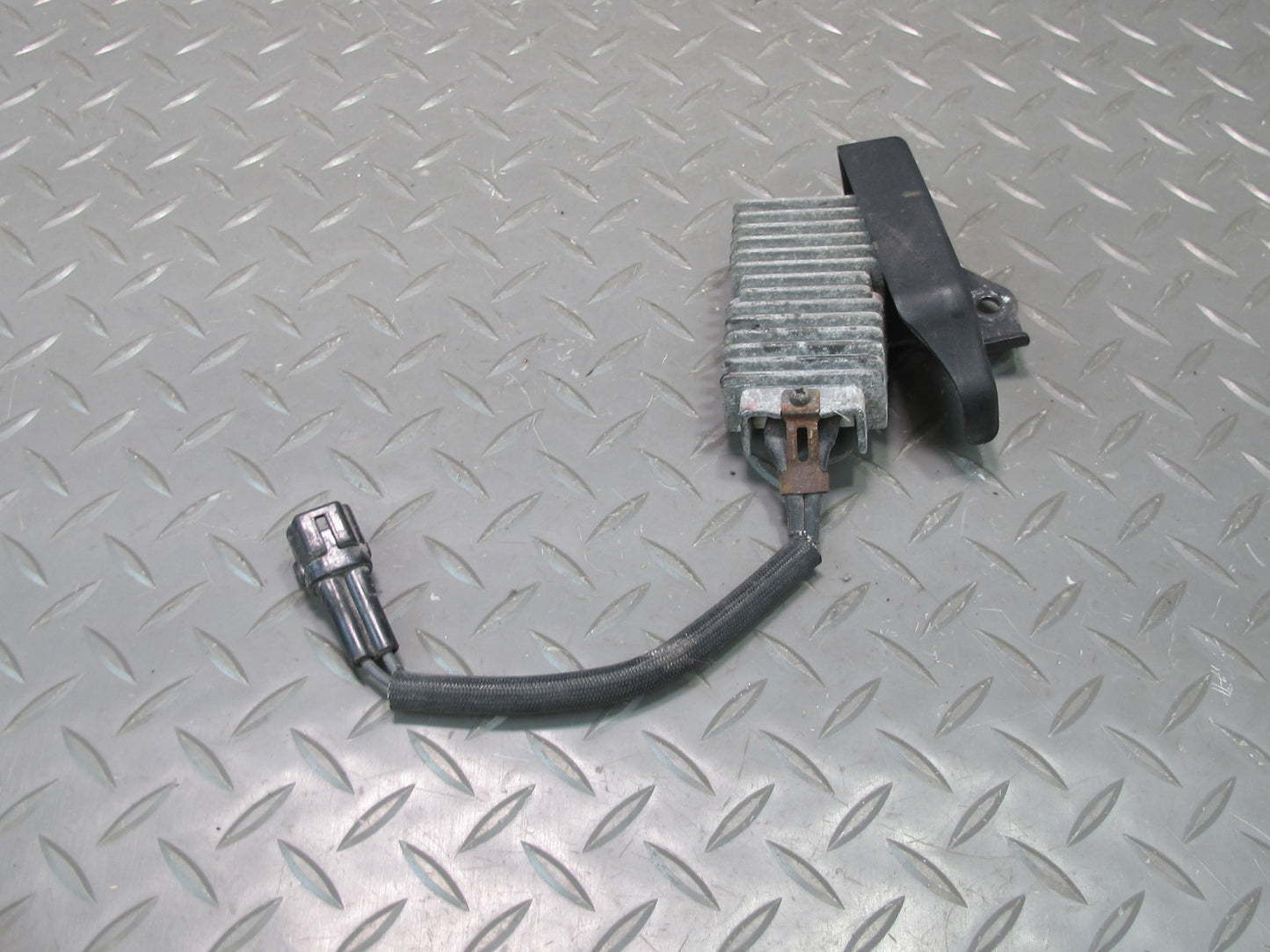 95-00 Lexus UCF20L LS400 Fuel Pump Resistor Module OEM