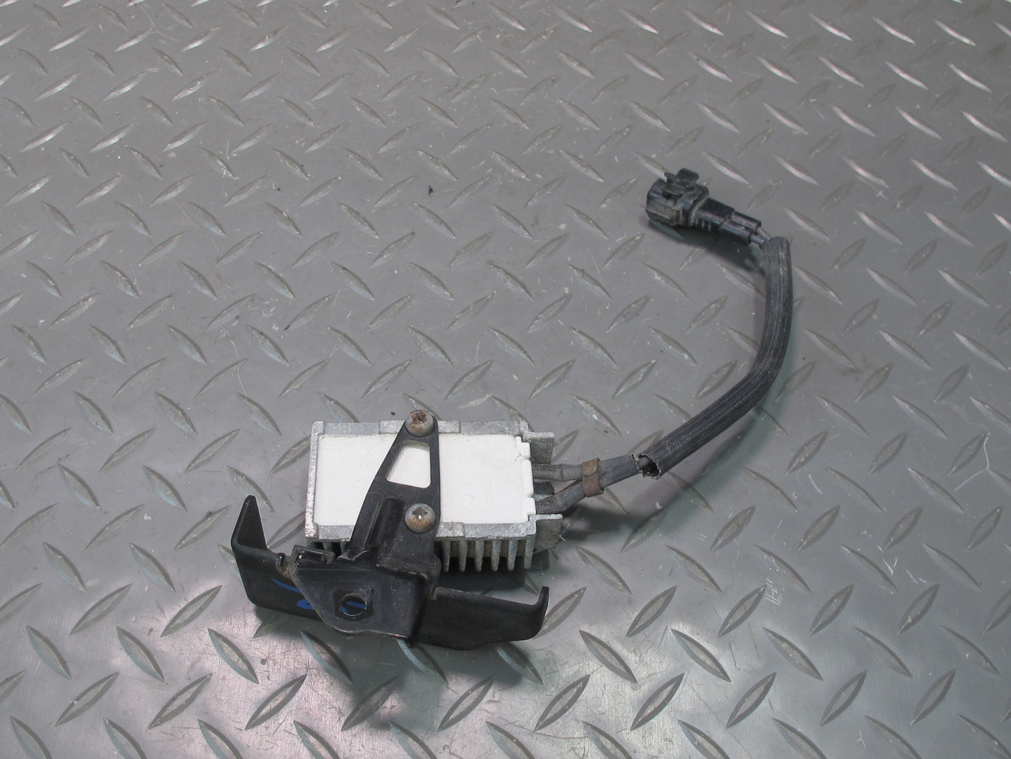 95-00 Lexus UCF20L LS400 Fuel Pump Resistor Module OEM