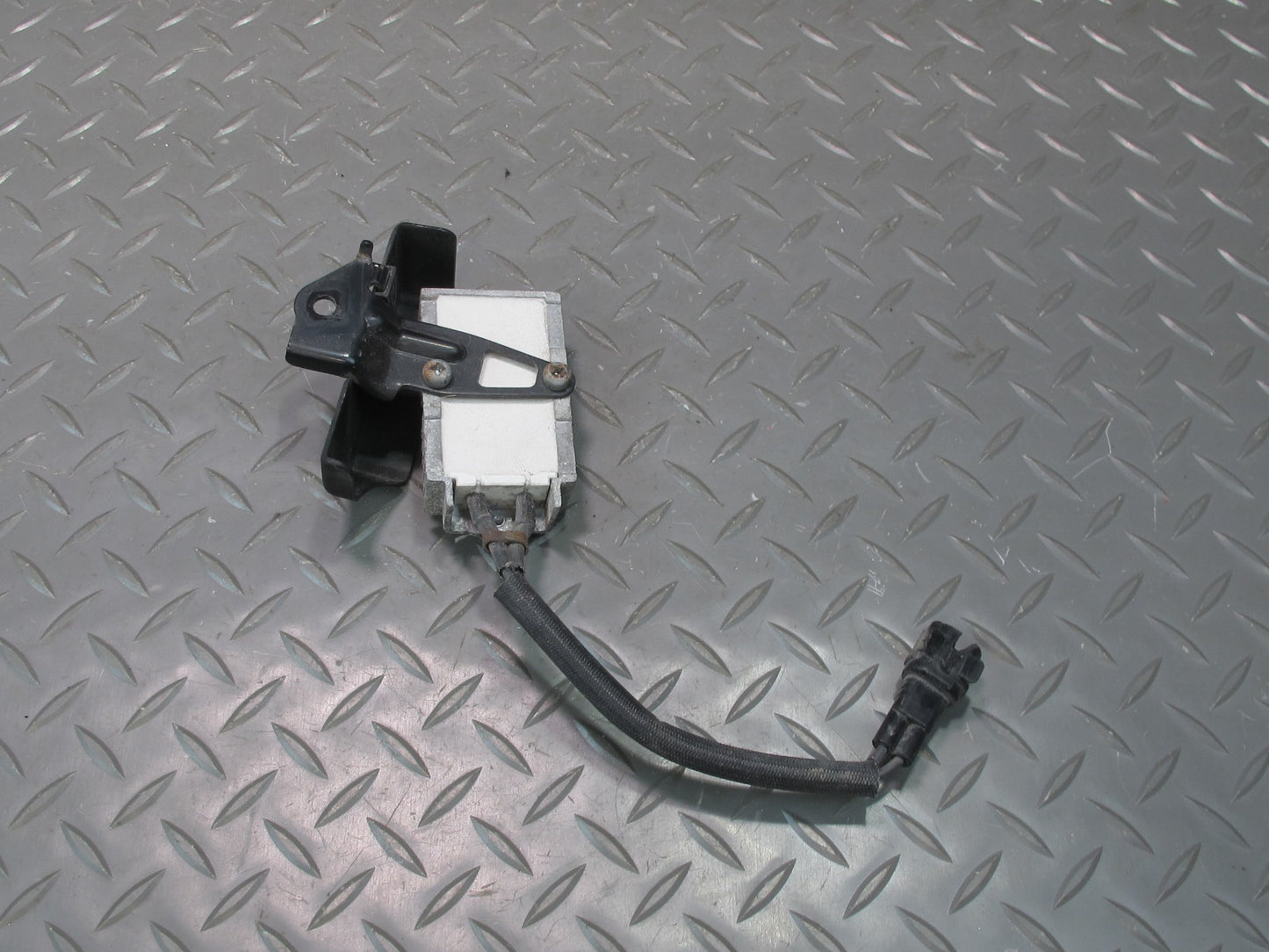 95-00 Lexus UCF20L LS400 Fuel Pump Resistor Module OEM