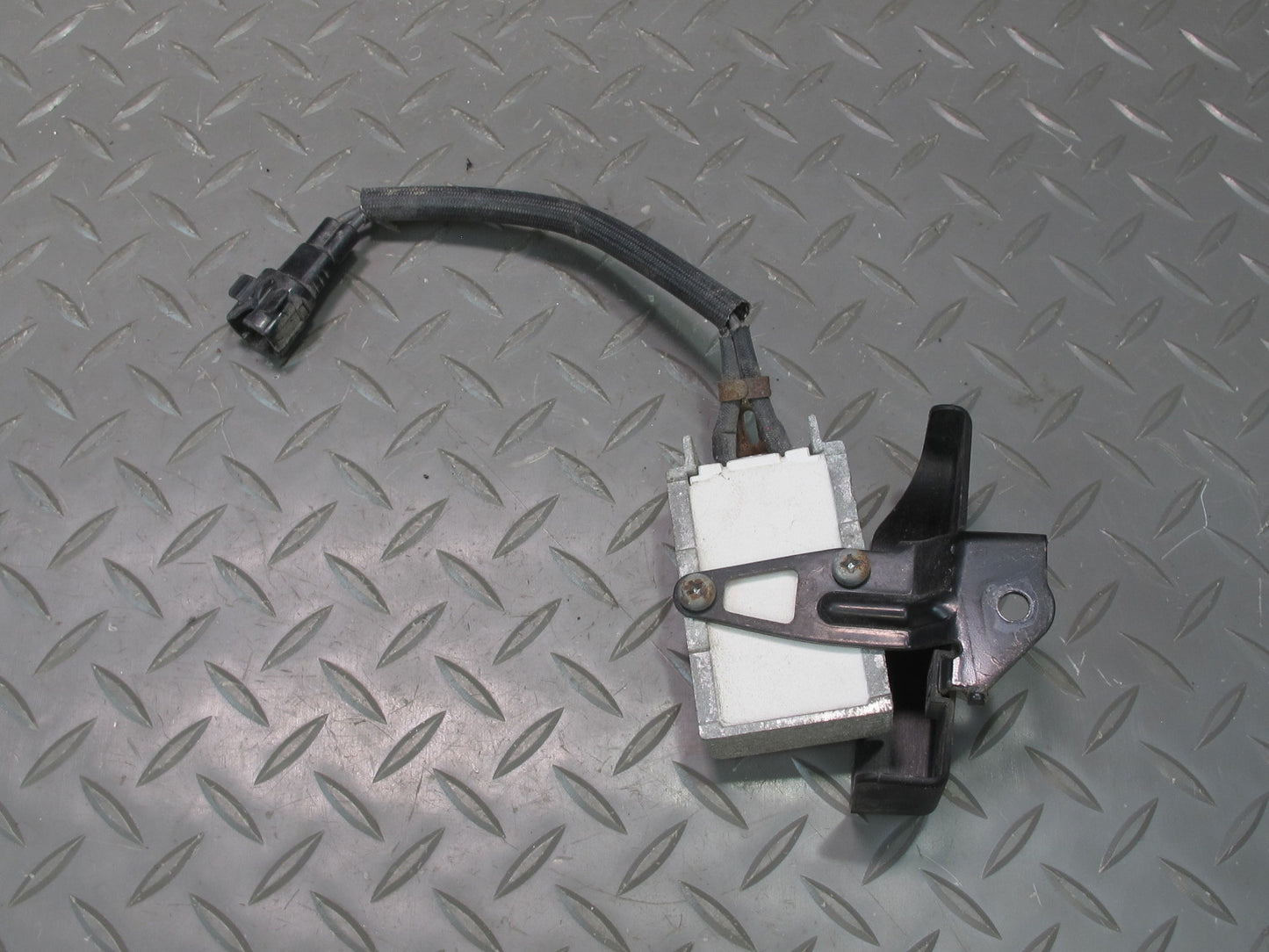 95-00 Lexus UCF20L LS400 Fuel Pump Resistor Module OEM