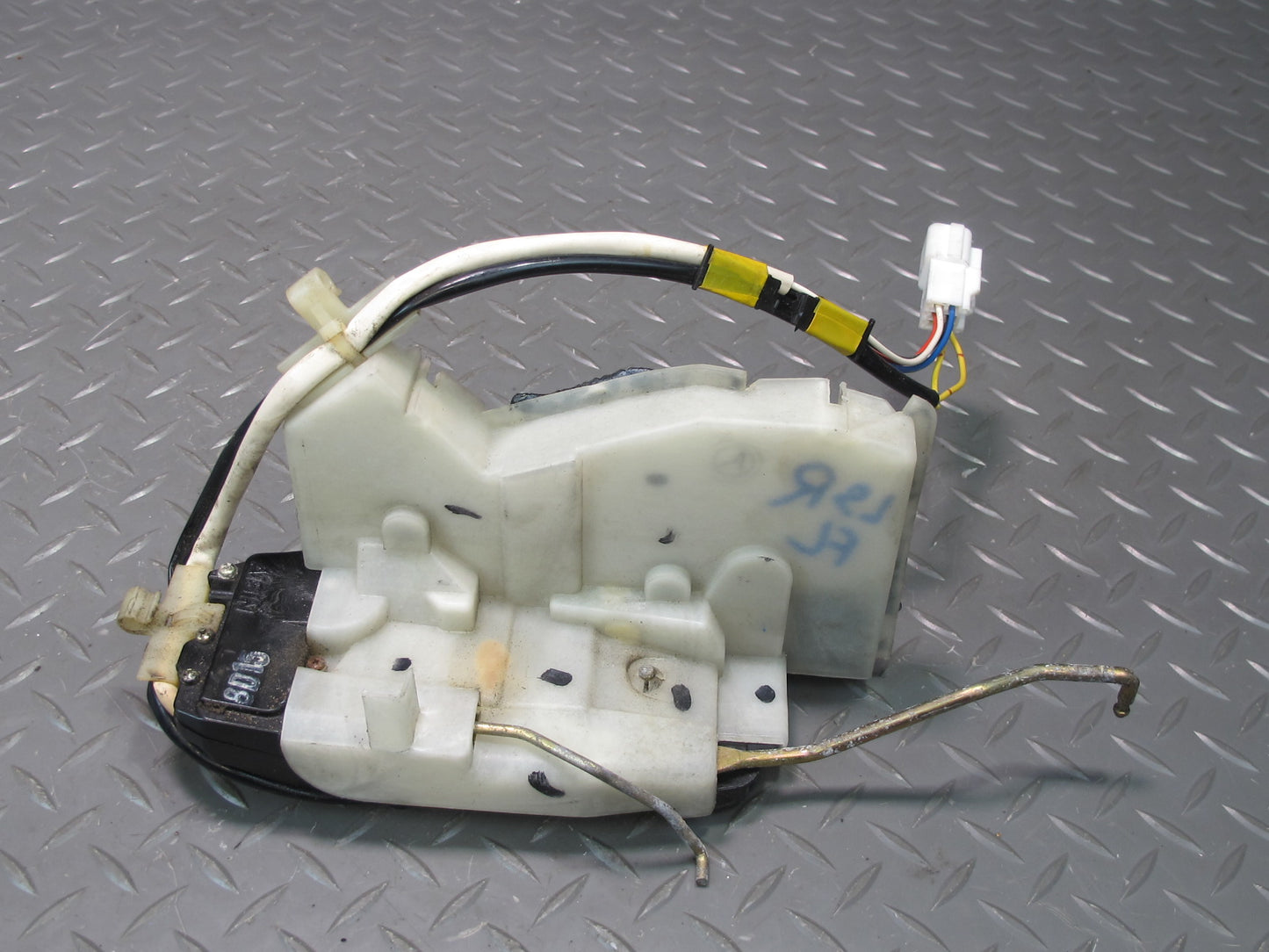 98-00 Lexus UCF20L LS400 Front Left Driver Door Lock Latch Actuator OEM