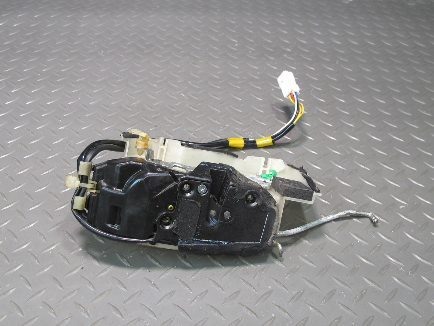 98-00 Lexus UCF20L LS400 Front Right Passenger Door Lock Latch Actuator OEM