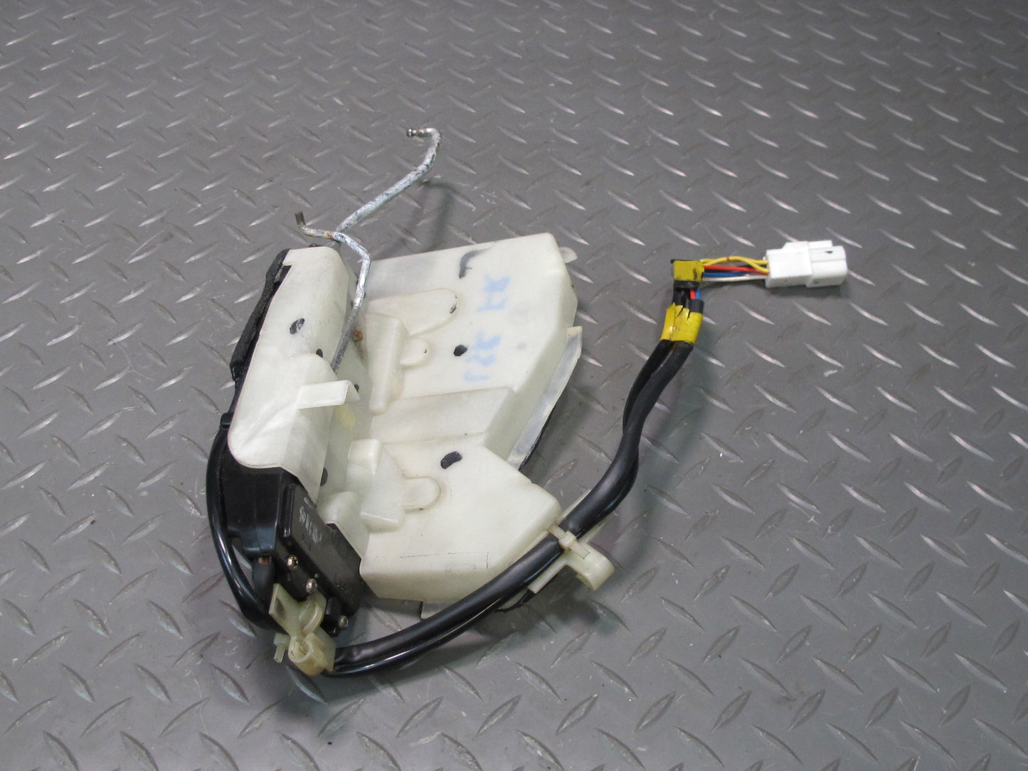 98-00 Lexus UCF20L LS400 Front Right Passenger Door Lock Latch Actuator OEM