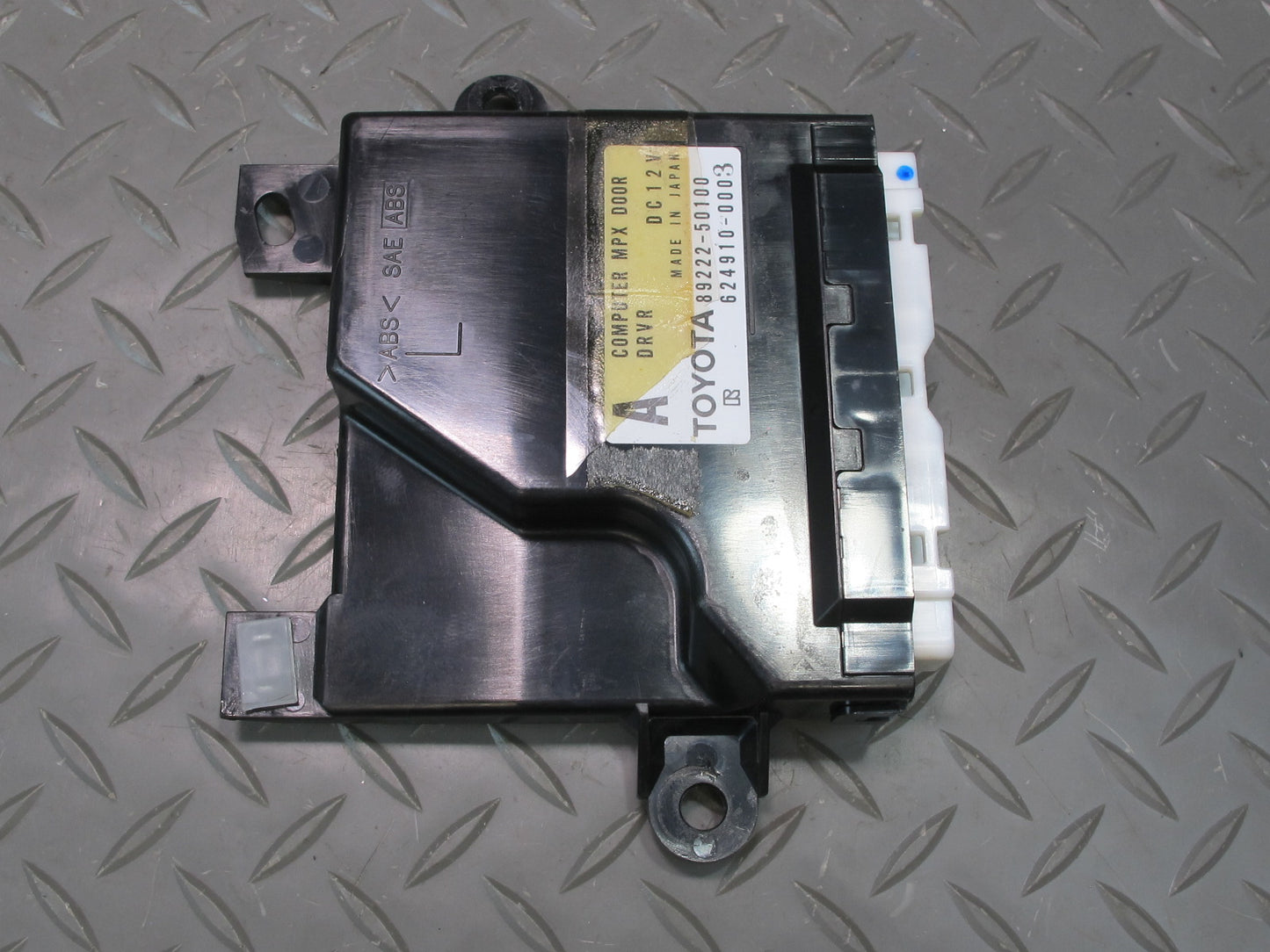 1998 Lexus UCF20L LS400 Front Left Door Control Module 89222-50100 OEM