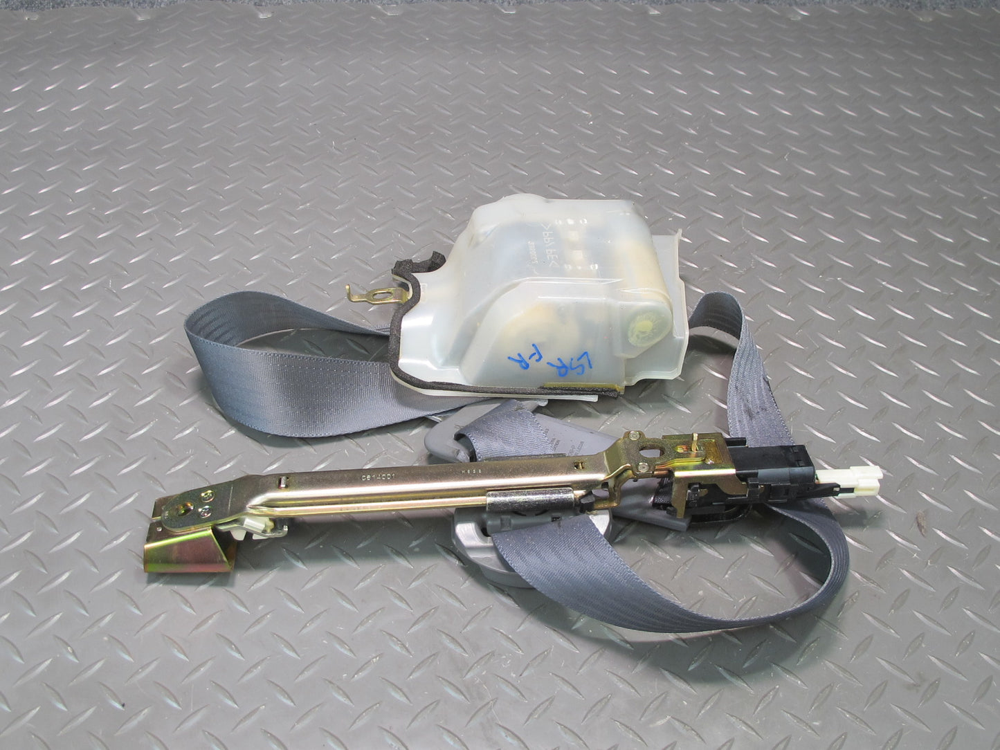 98-00 LEXUS LS400 FRONT RIGHT & LEFT SIDE SEATBELT RETRACTOR SET OEM