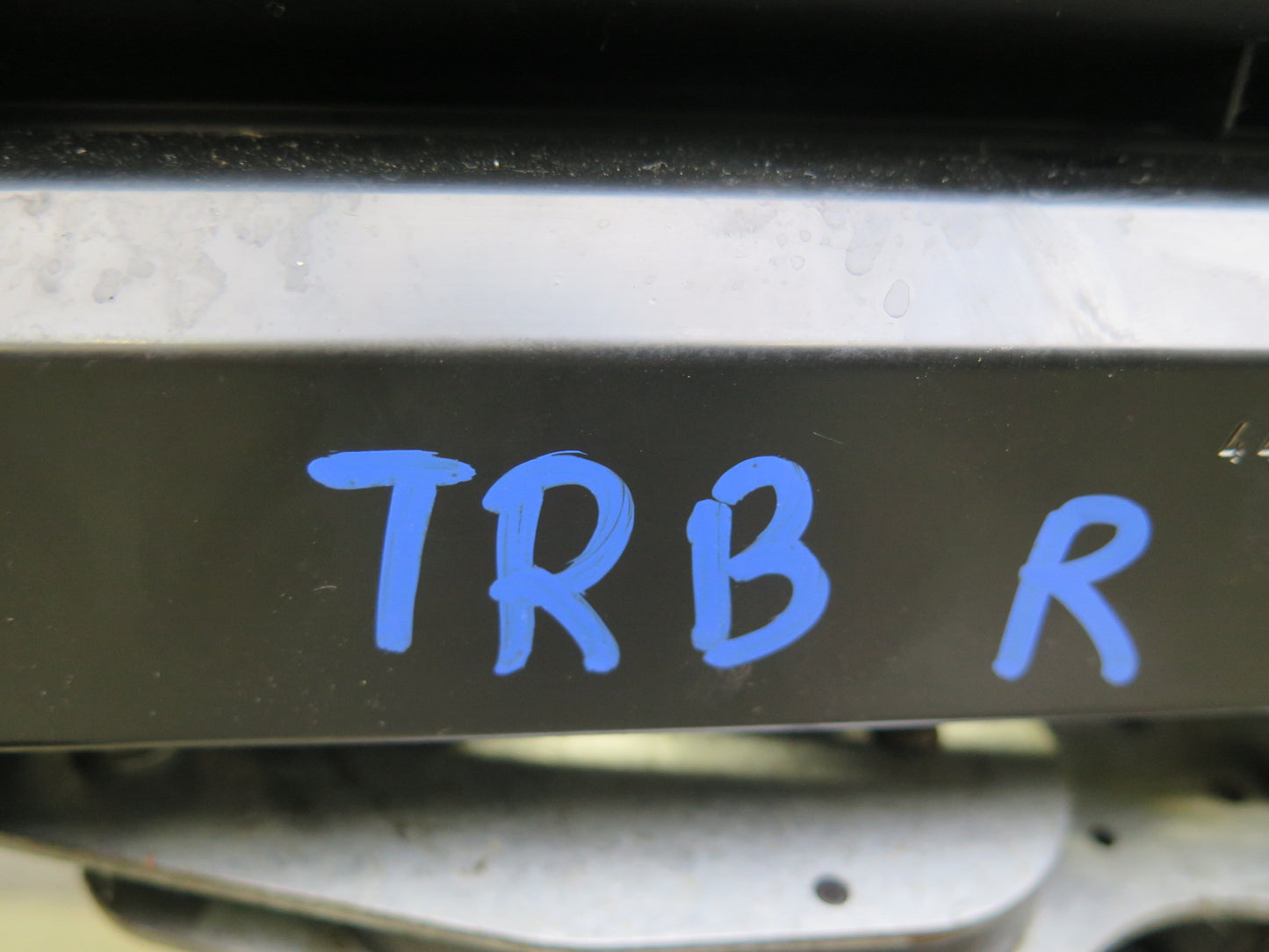 01-06 BMW E46 330ci Convert Front Right Seat Lower Frame Track Rail w Motor OEM