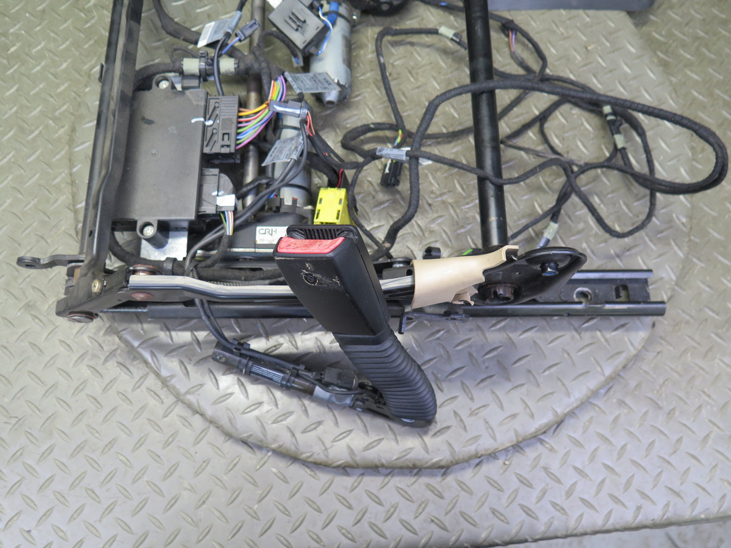 01-06 BMW E46 330ci Convert Front Right Seat Lower Frame Track Rail w Motor OEM