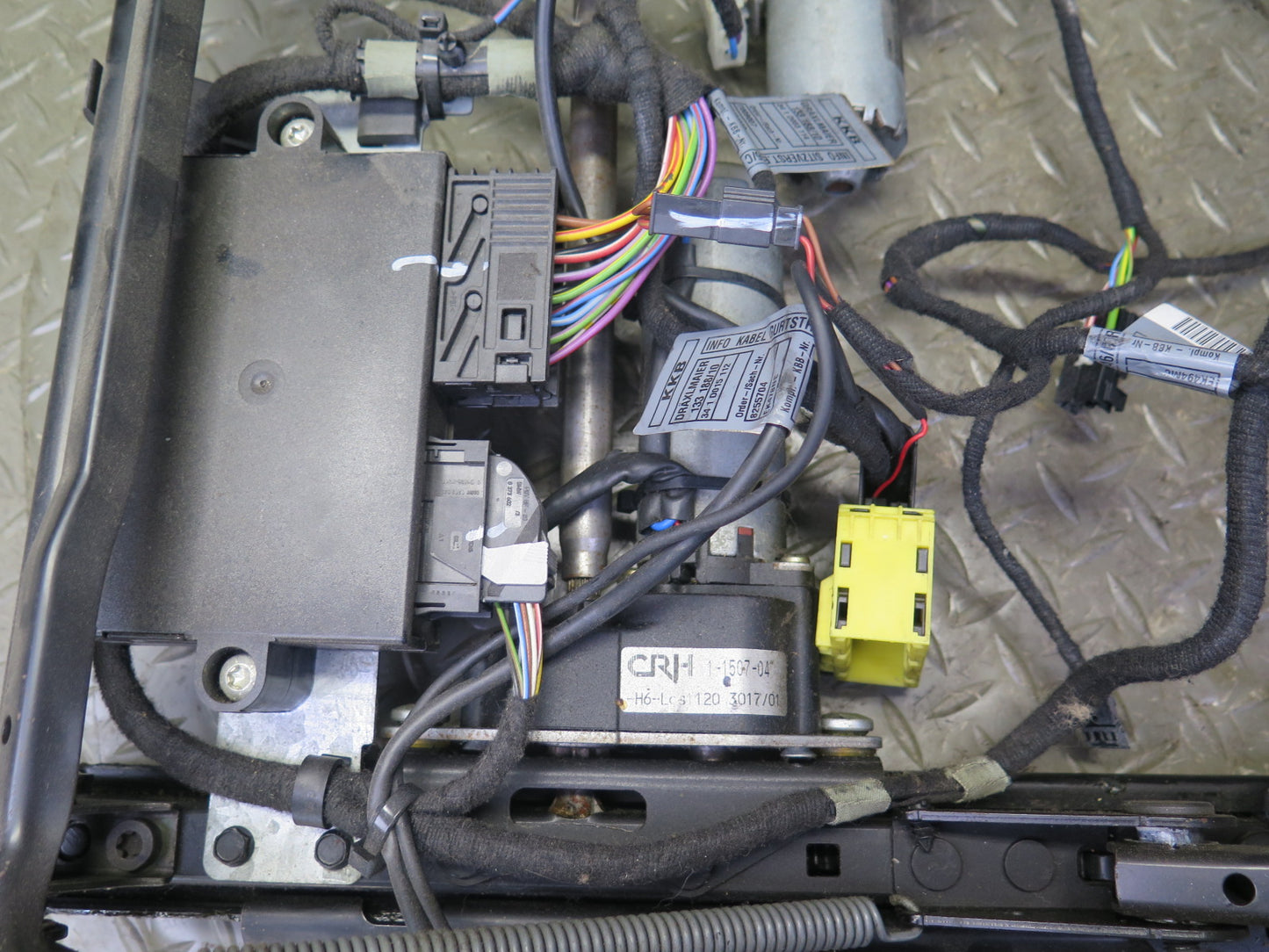 01-06 BMW E46 330ci Convert Front Right Seat Lower Frame Track Rail w Motor OEM