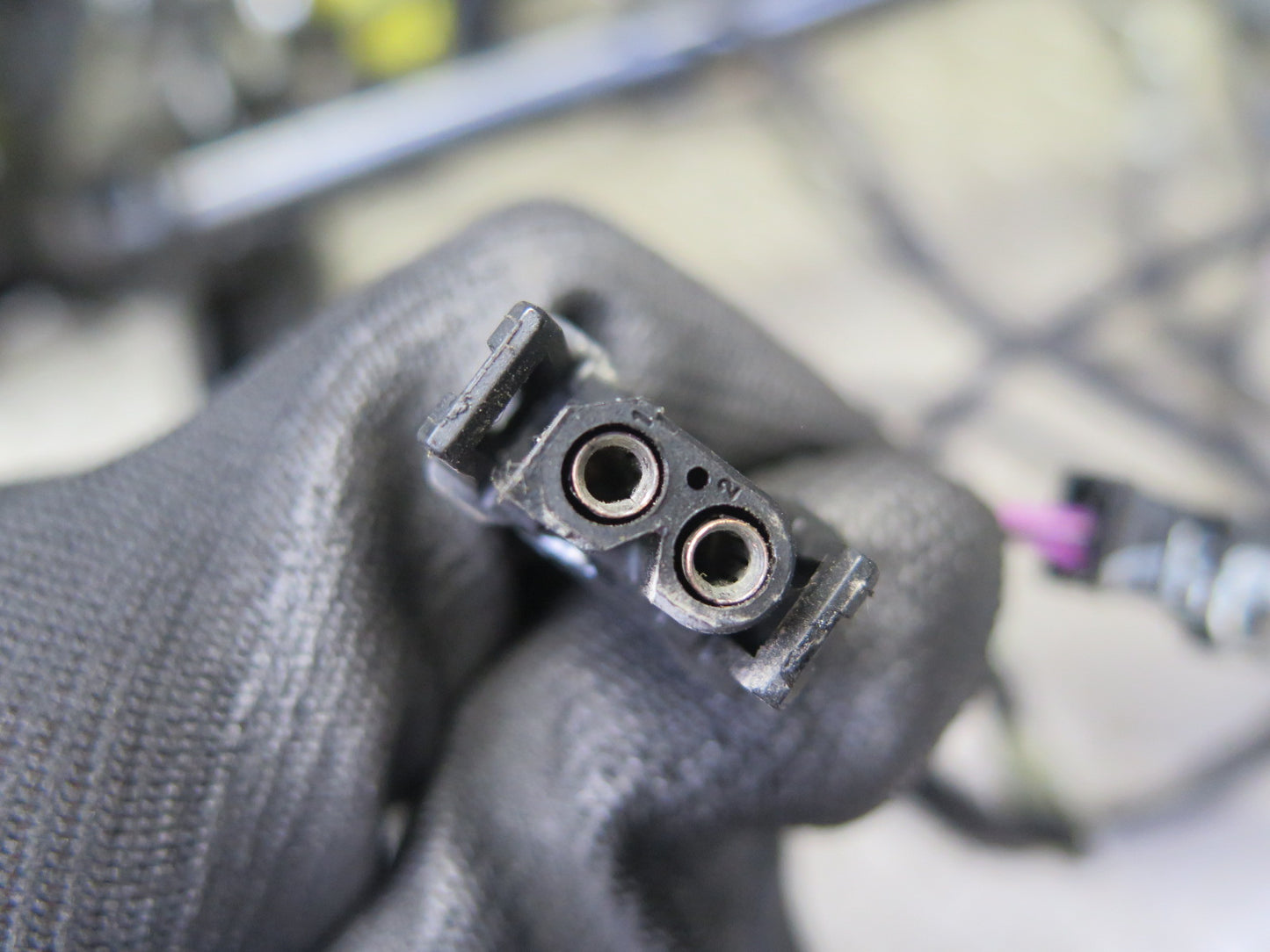 01-06 BMW E46 330ci Convert Front Right Seat Lower Frame Track Rail w Motor OEM