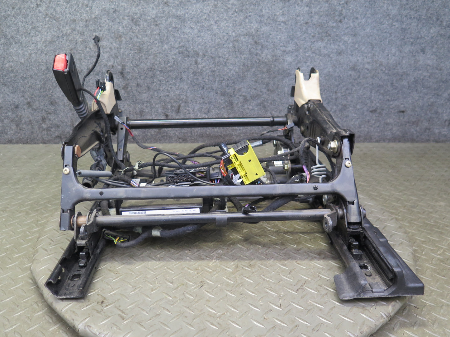 01-06 BMW E46 330ci Convert Front Left Seat Lower Frame Track Rail w Motor OEM