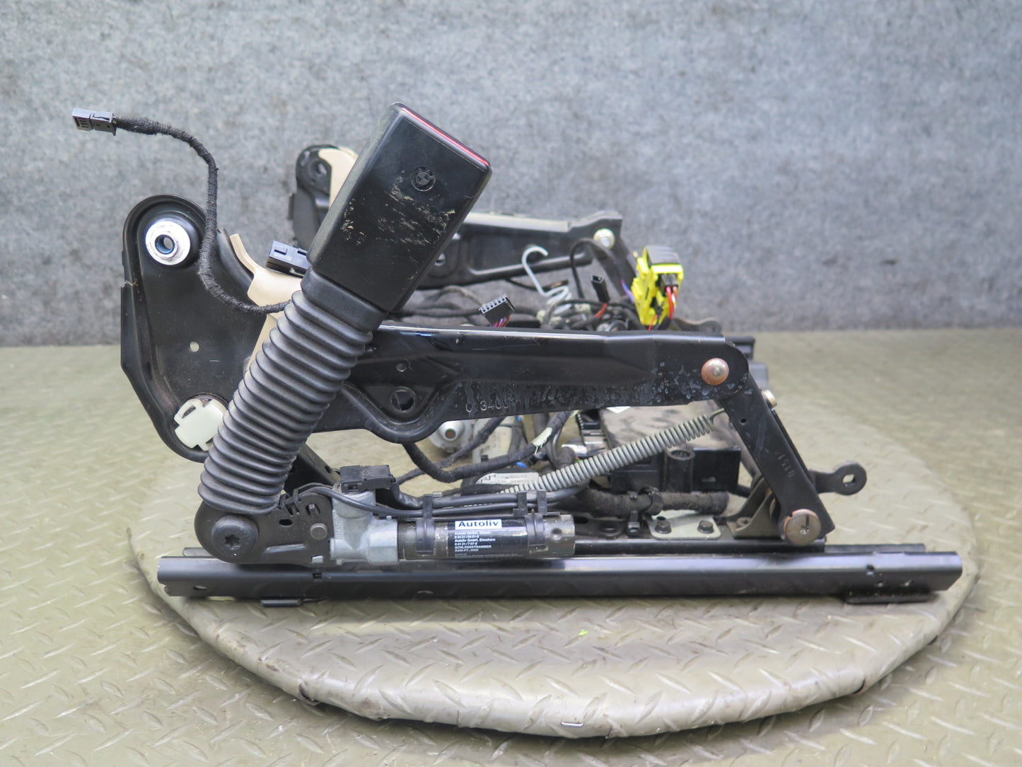 01-06 BMW E46 330ci Convert Front Left Seat Lower Frame Track Rail w Motor OEM