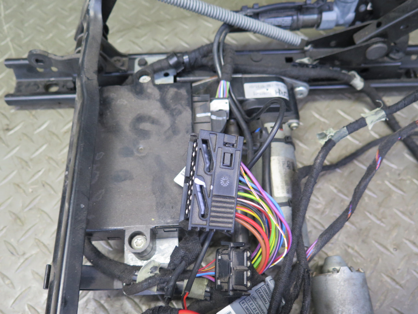 01-06 BMW E46 330ci Convert Front Left Seat Lower Frame Track Rail w Motor OEM