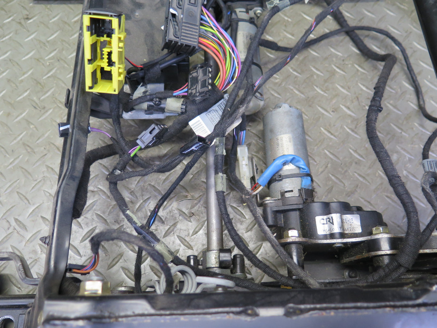 01-06 BMW E46 330ci Convert Front Left Seat Lower Frame Track Rail w Motor OEM