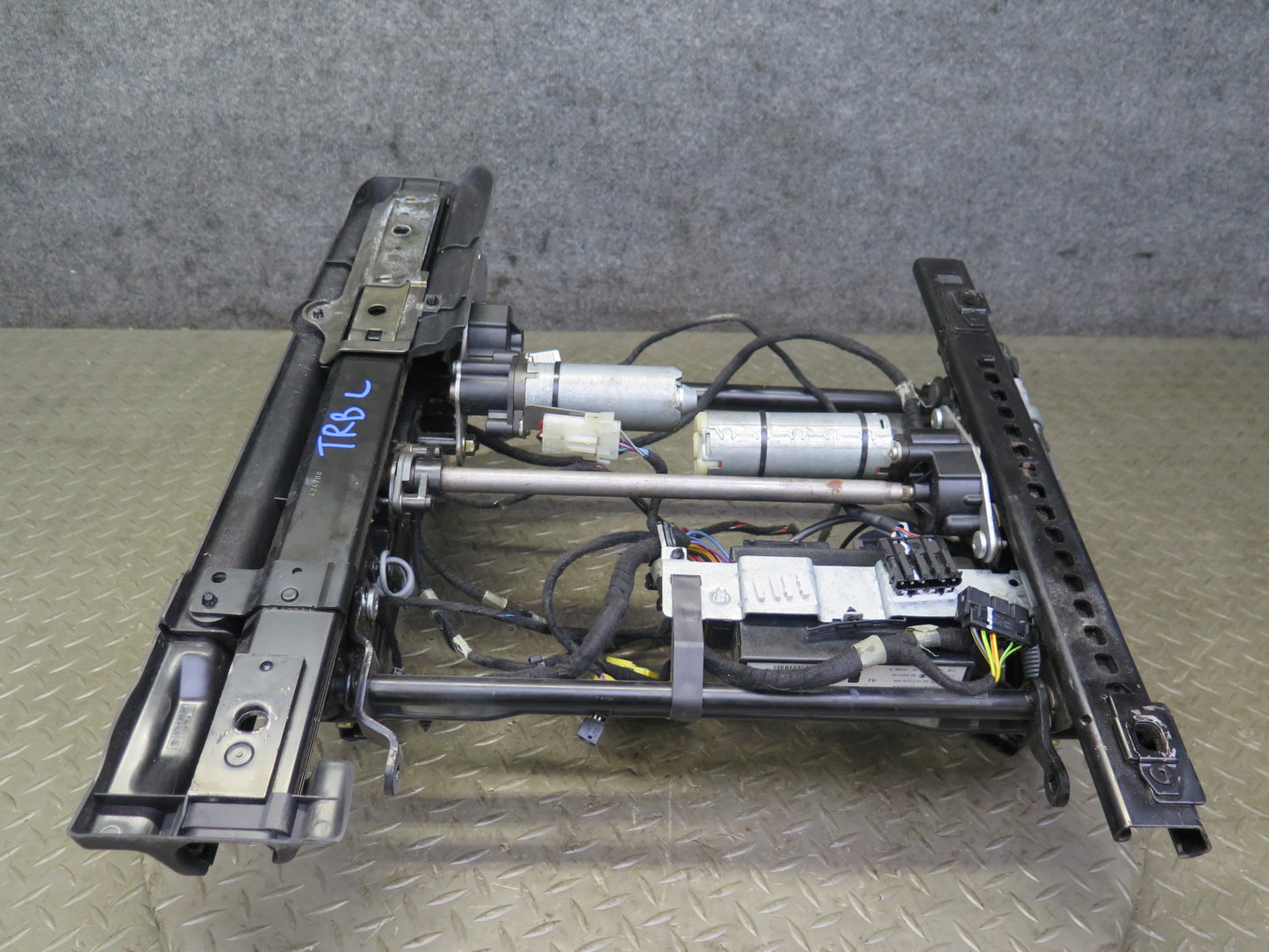 01-06 BMW E46 330ci Convert Front Left Seat Lower Frame Track Rail w Motor OEM