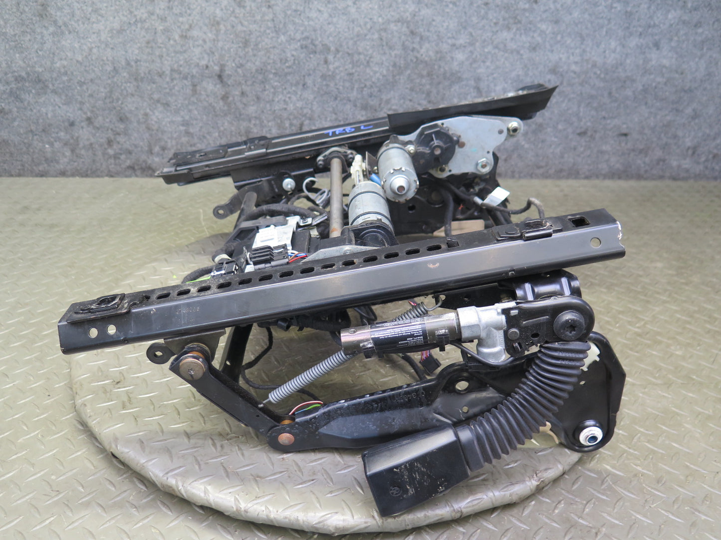 01-06 BMW E46 330ci Convert Front Left Seat Lower Frame Track Rail w Motor OEM