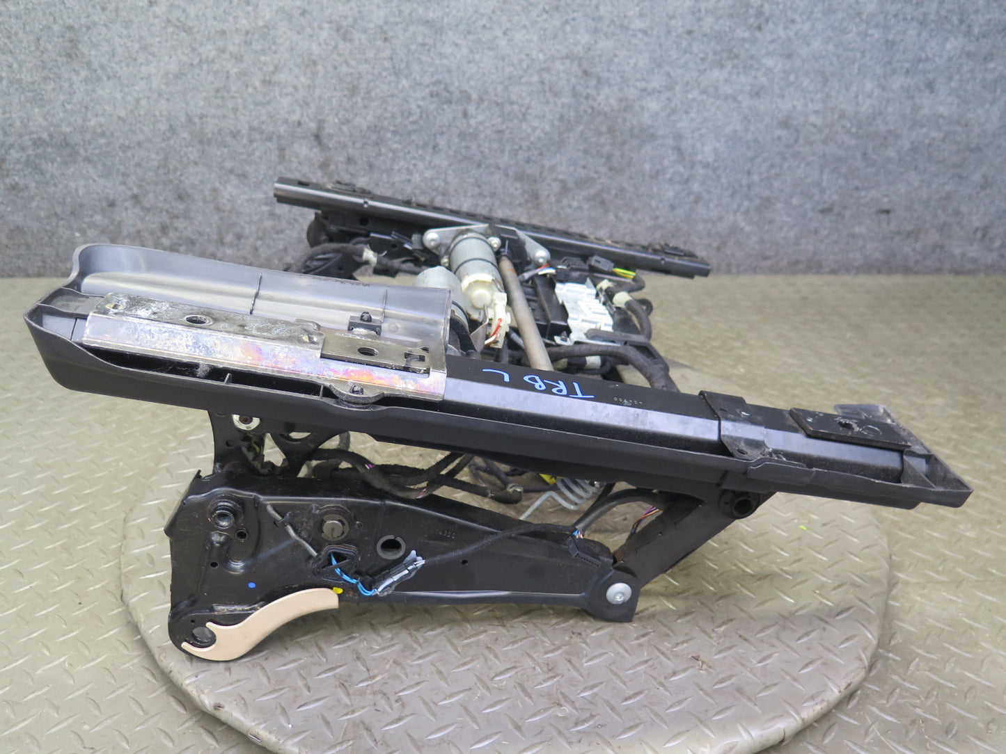 01-06 BMW E46 330ci Convert Front Left Seat Lower Frame Track Rail w Motor OEM