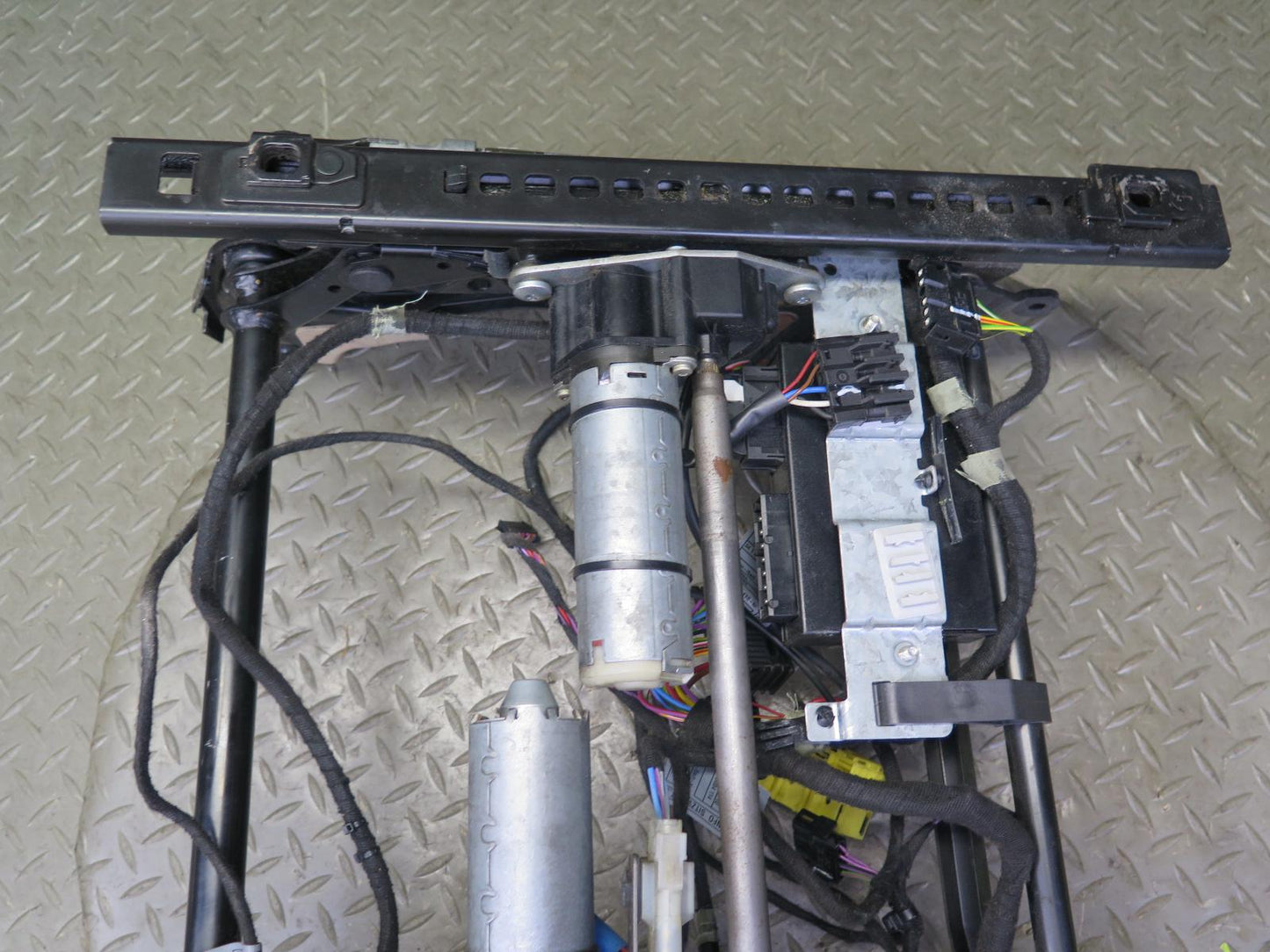 01-06 BMW E46 330ci Convert Front Left Seat Lower Frame Track Rail w Motor OEM