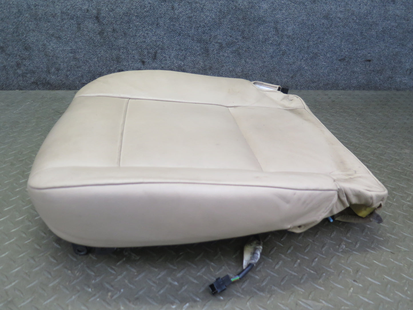 01-06 BMW E46 Convertible Front Right Seat Lower Cushion Leather Beige 77K OEM