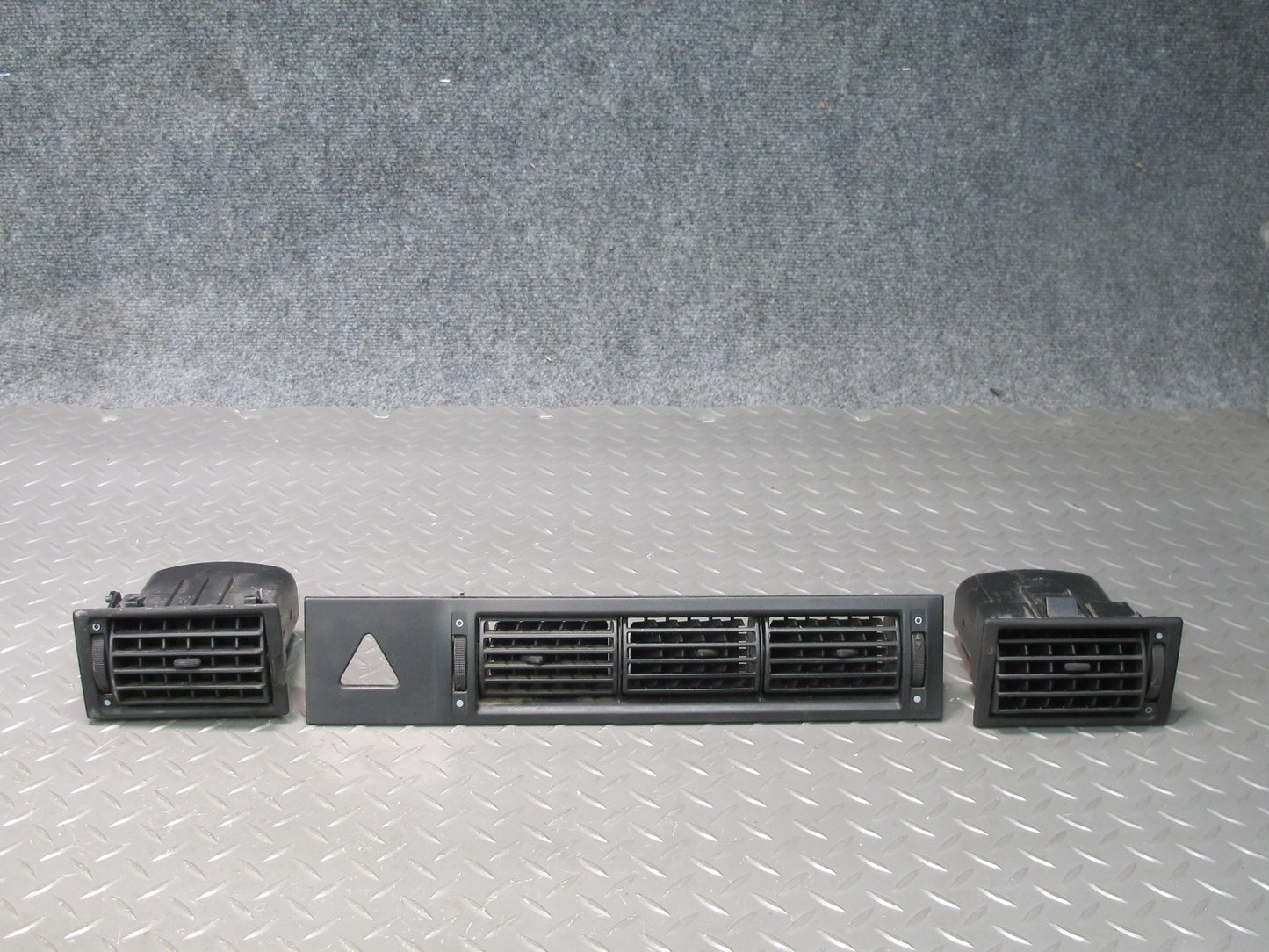99-03 VW Eurovan T4 Set of 3 Dash Front Left Center Right Air Vent Grille OEM