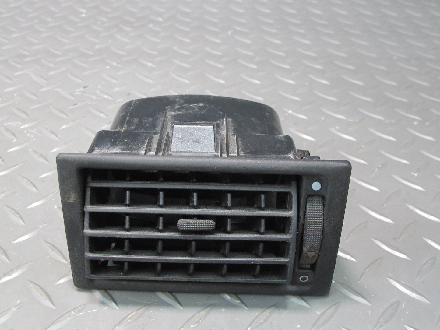 99-03 VW Eurovan T4 Set of 3 Dash Front Left Center Right Air Vent Grille OEM