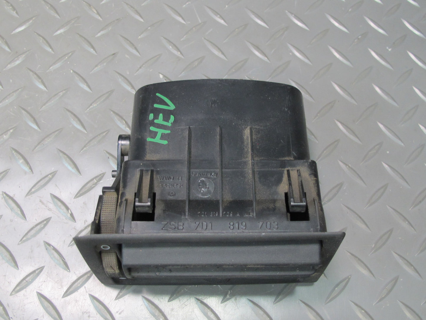 99-03 VW Eurovan T4 Set of 3 Dash Front Left Center Right Air Vent Grille OEM