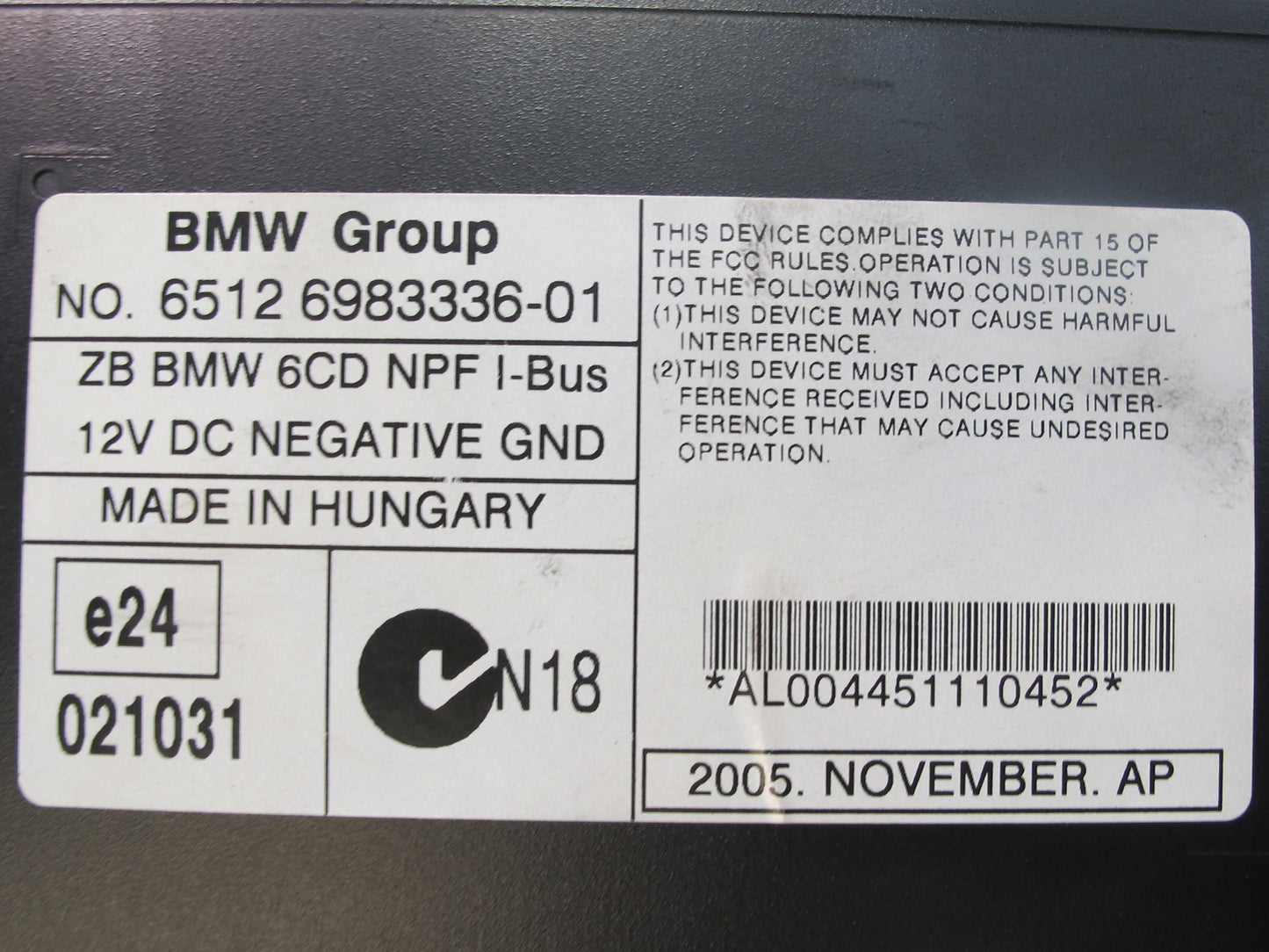 01-02 BMW E46 330ci 6 Disc CD Changer Unit w Magazine 6983336 OEM