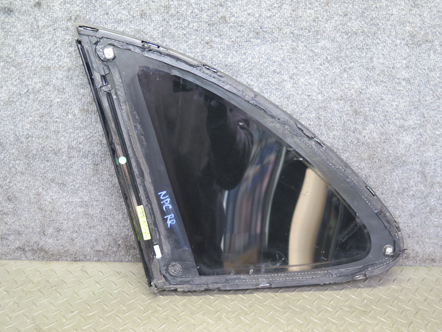 2011-2018 Porsche Cayenne 958 Rear Right Passenger Side Quarter Window Glass