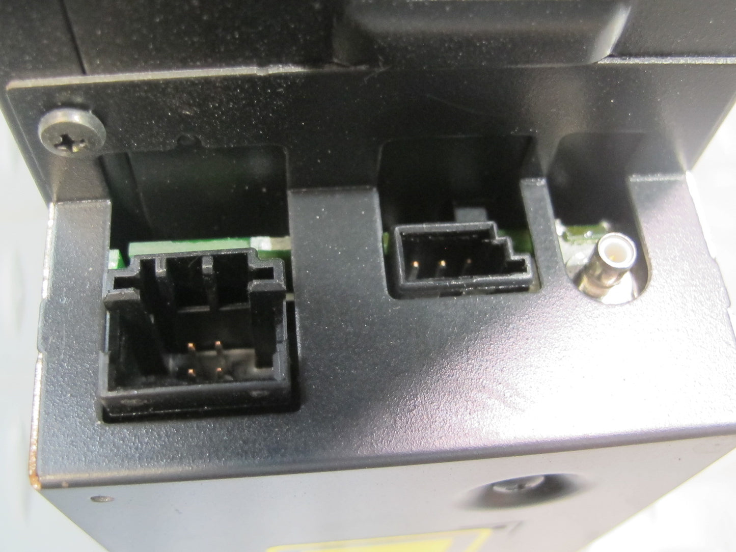 01-02 BMW E46 330ci 6 Disc CD Changer Unit w Magazine 6983336 OEM