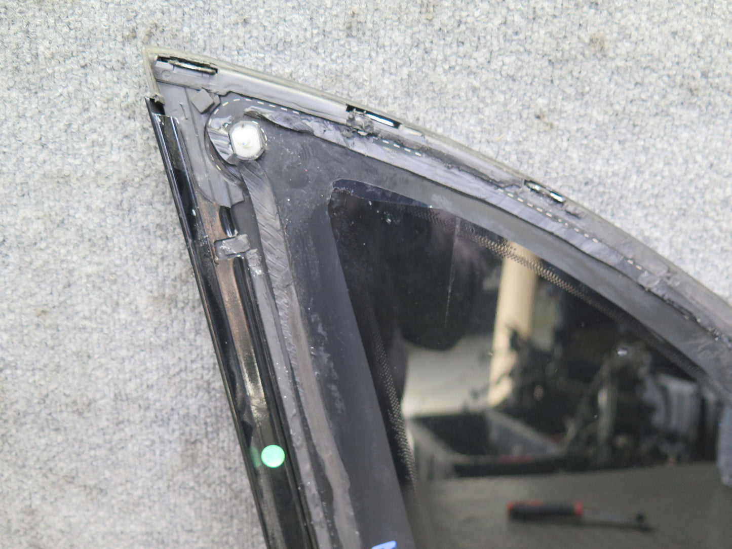 2011-2018 Porsche Cayenne 958 Rear Right Passenger Side Quarter Window Glass